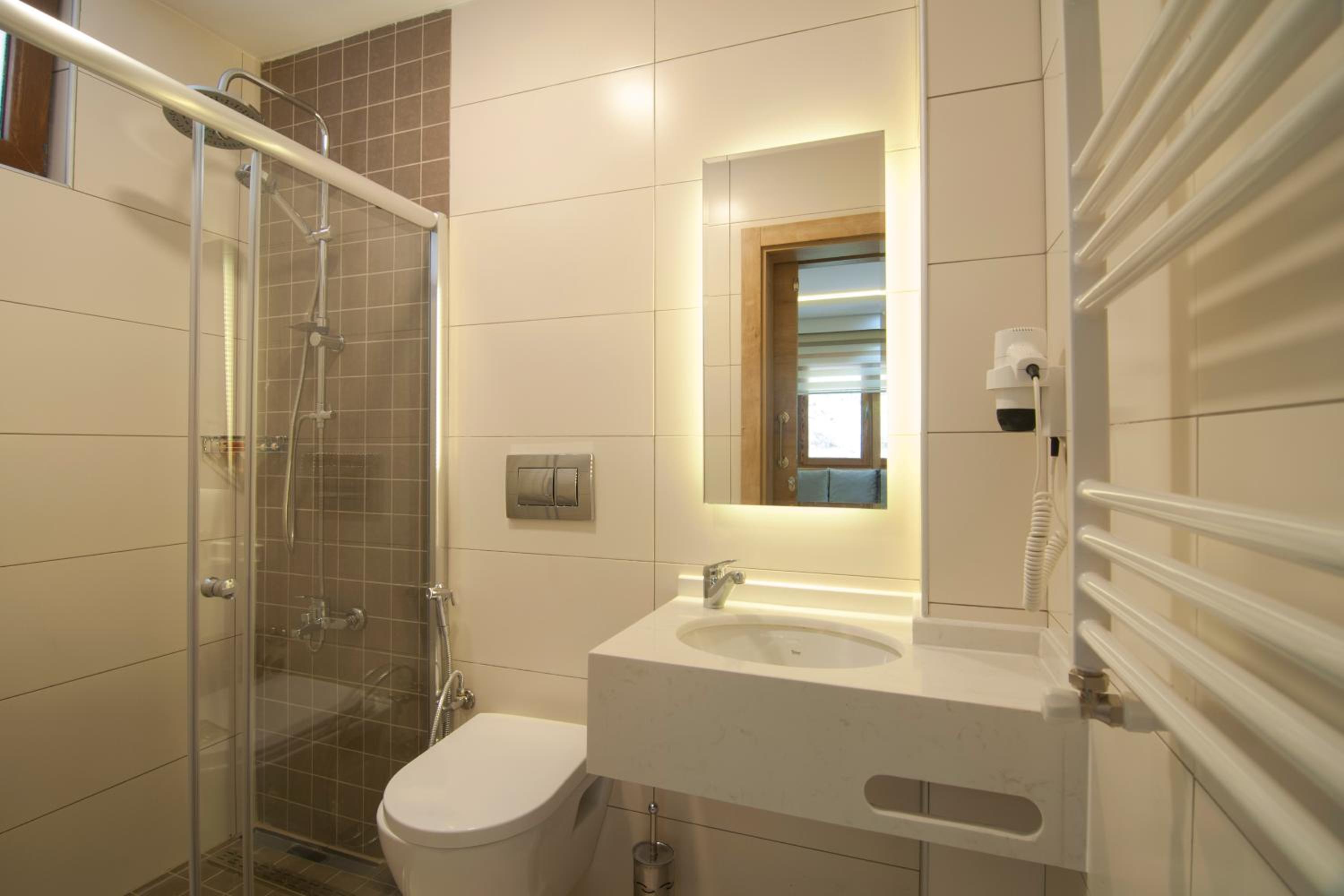 Three-Bedroom Apartment - Photo 4