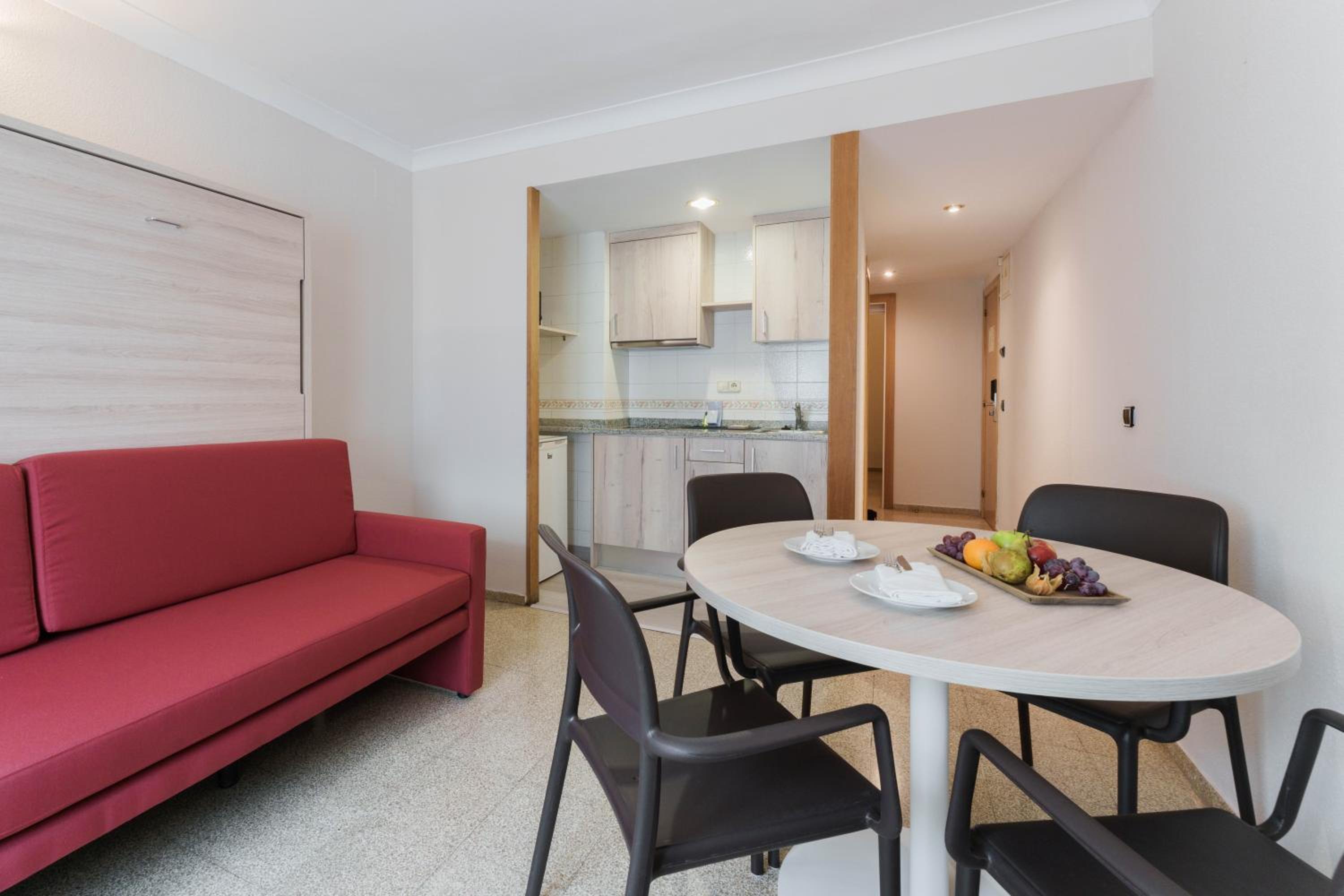 One Bedroom Apartment - 1 or 2 beds photo 2