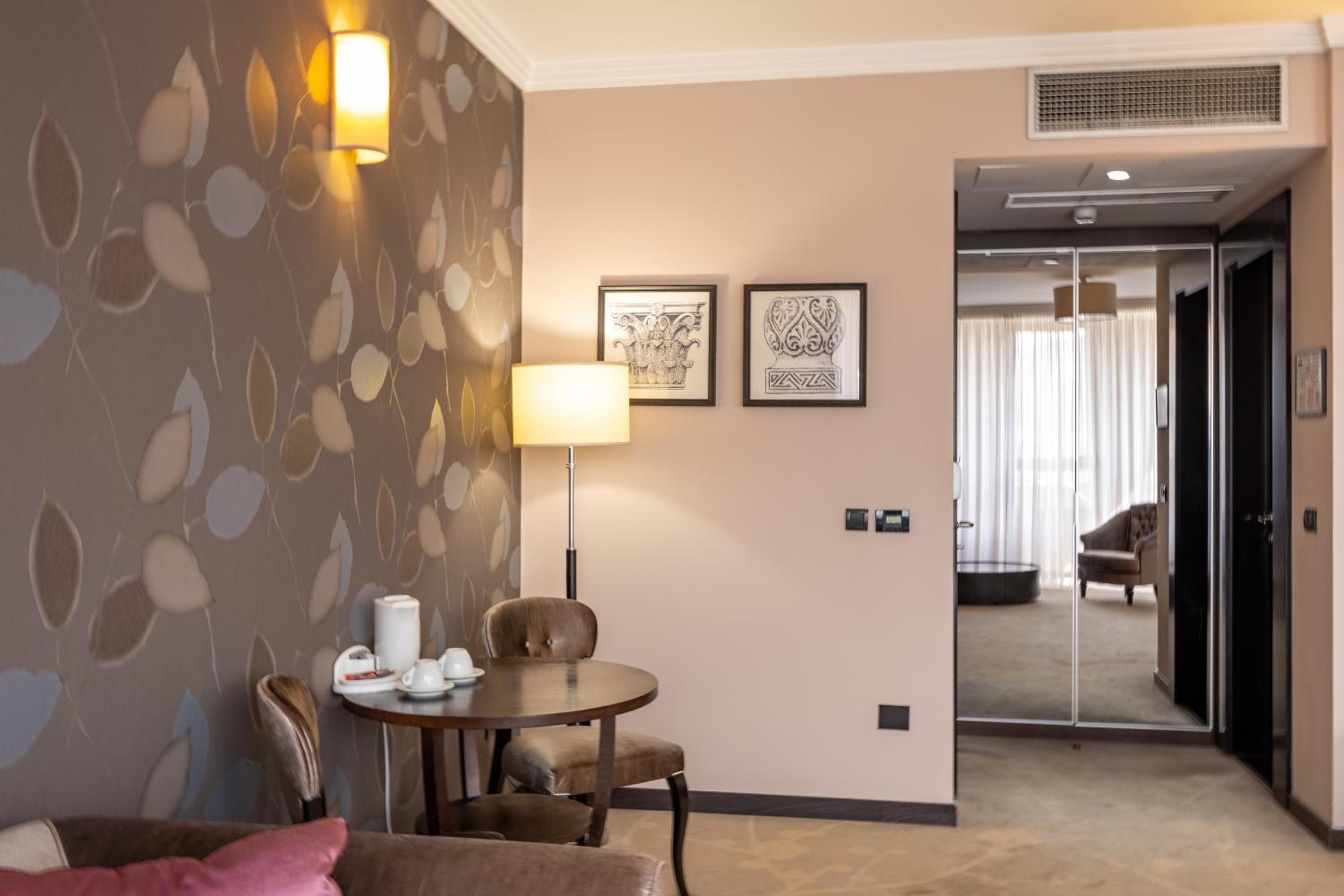 Deluxe Double Room photo 2