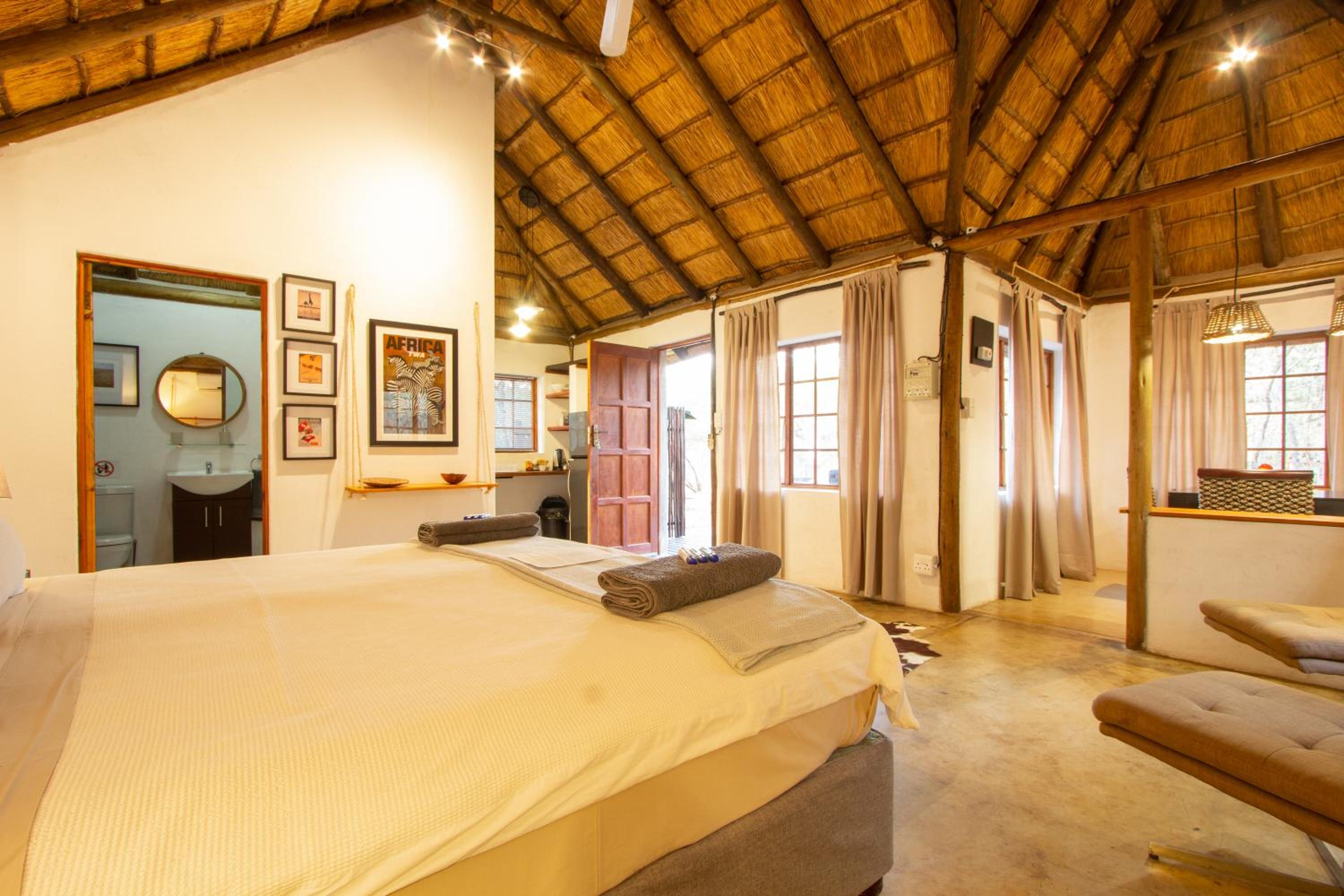King Room with Pool View photo 1
