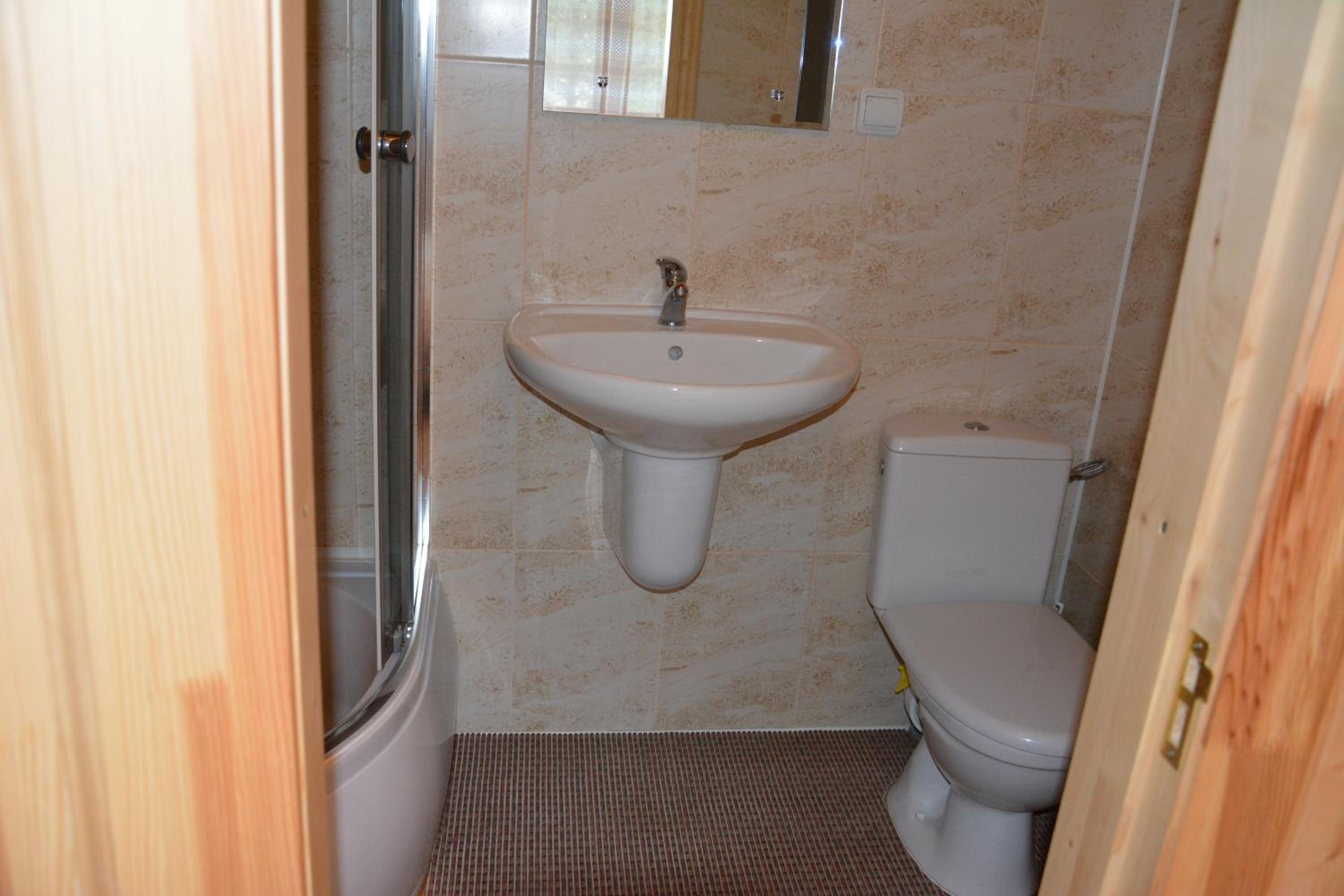 Deluxe Double Room with Shower photo 2