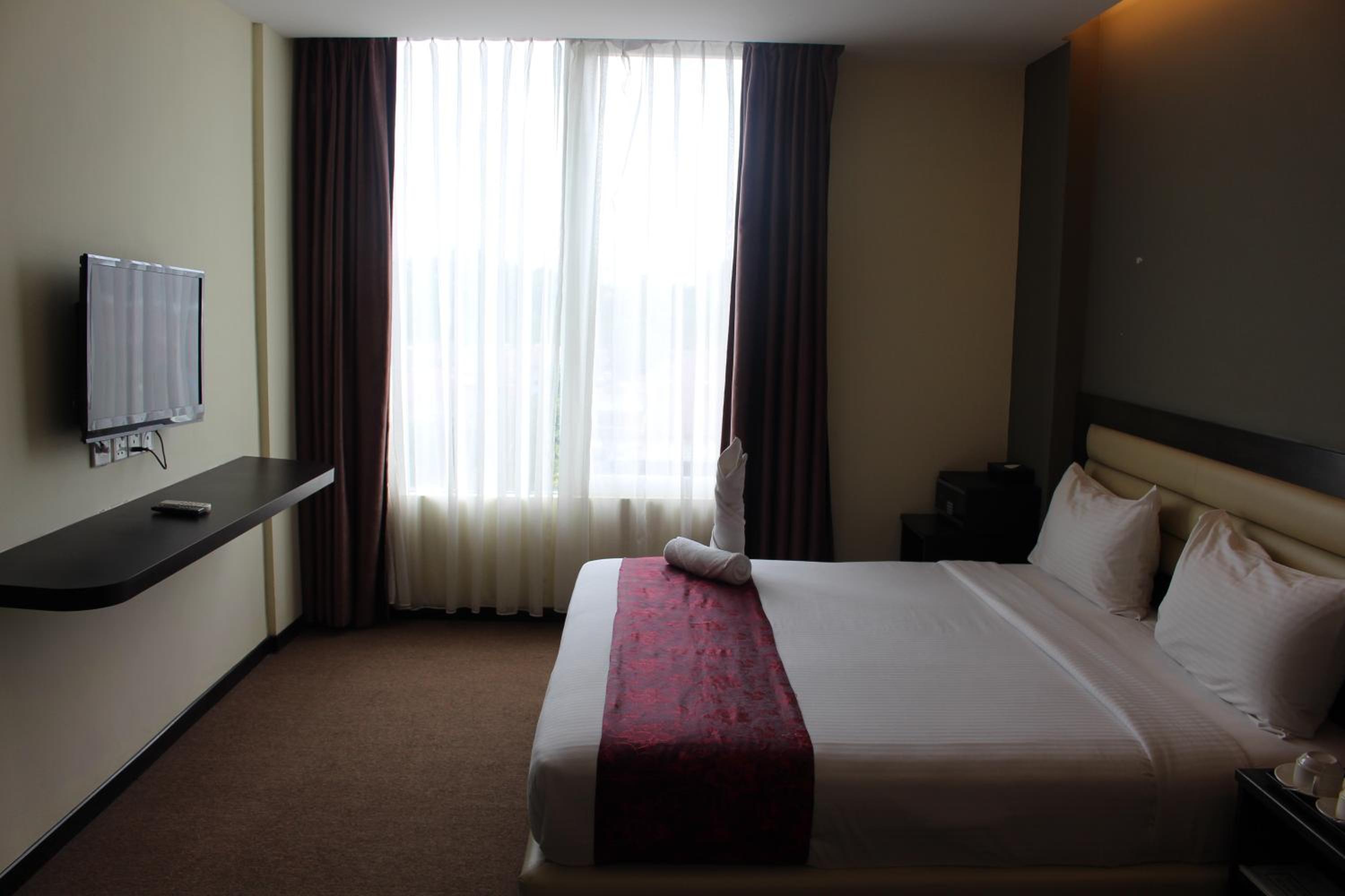 Deluxe King Room photo 2