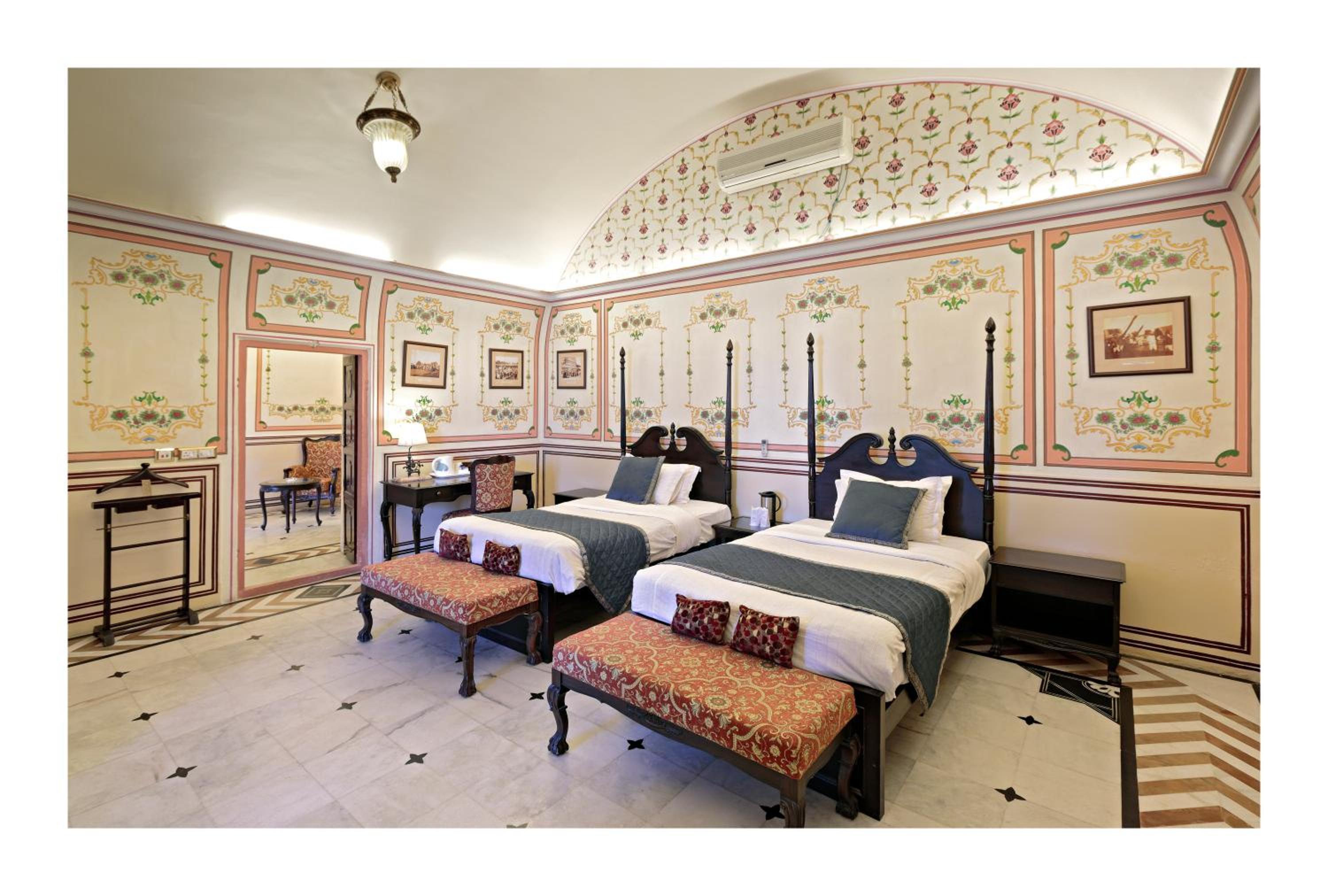 Deluxe Suite- Free early check in by 3 hours (subject to room availability),Complimentary welcome drink,10% discount on Food    photo 1