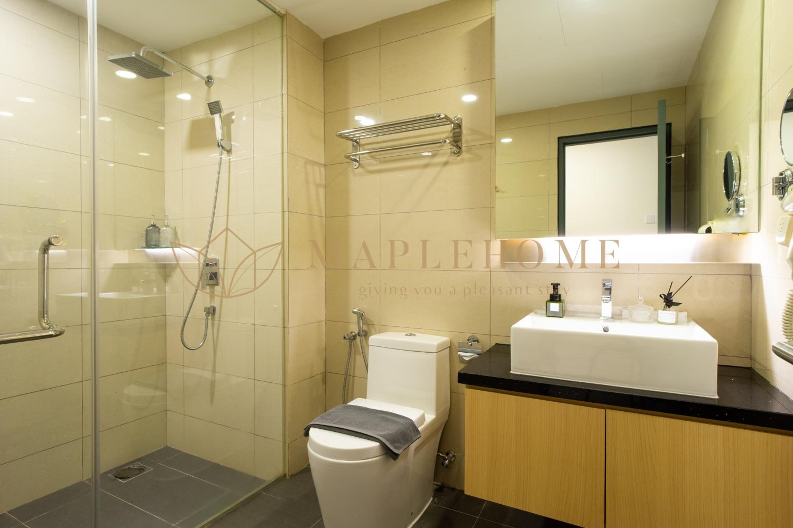 Premier Queen Suite - Photo 9