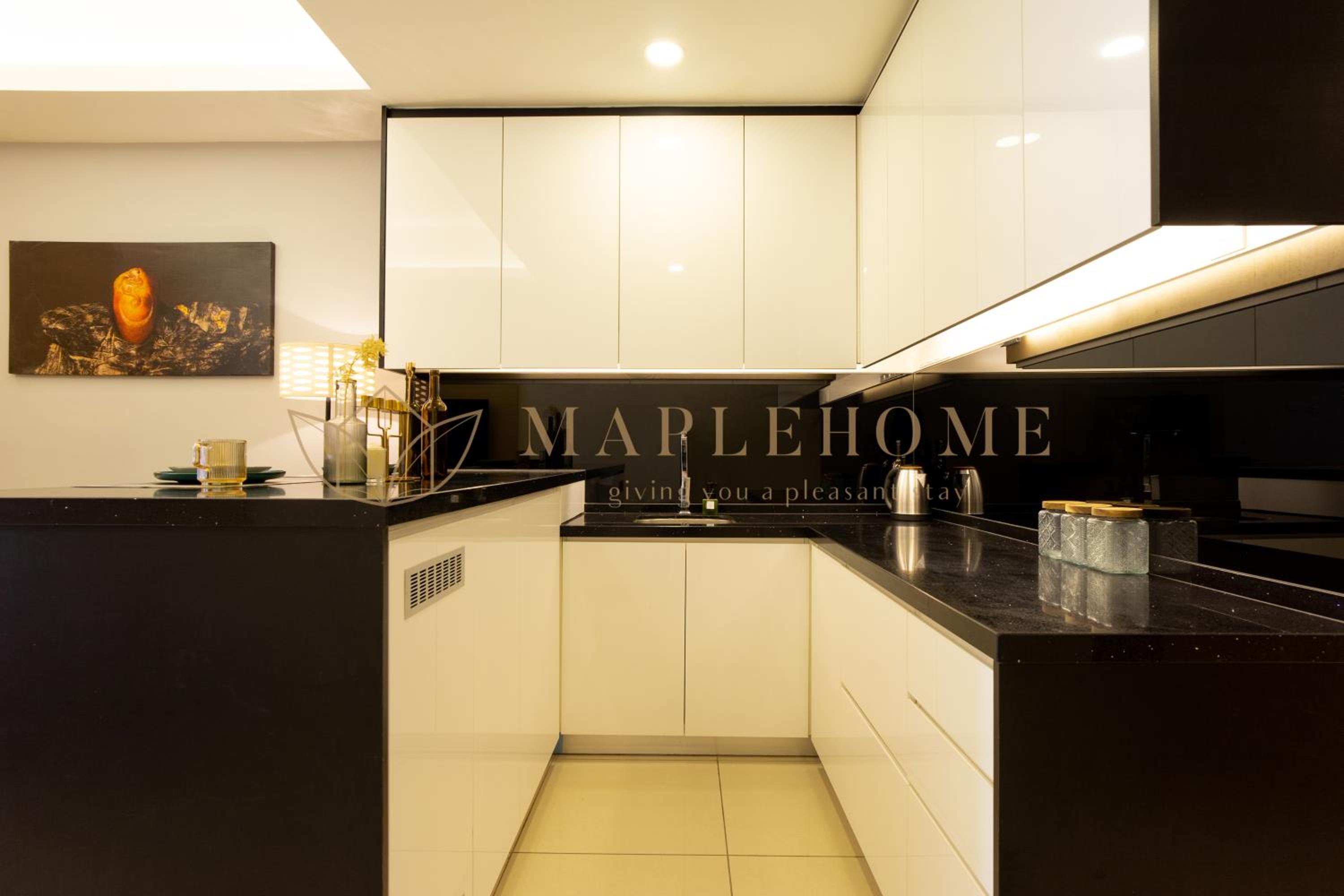 Premier Queen Suite - Photo 8