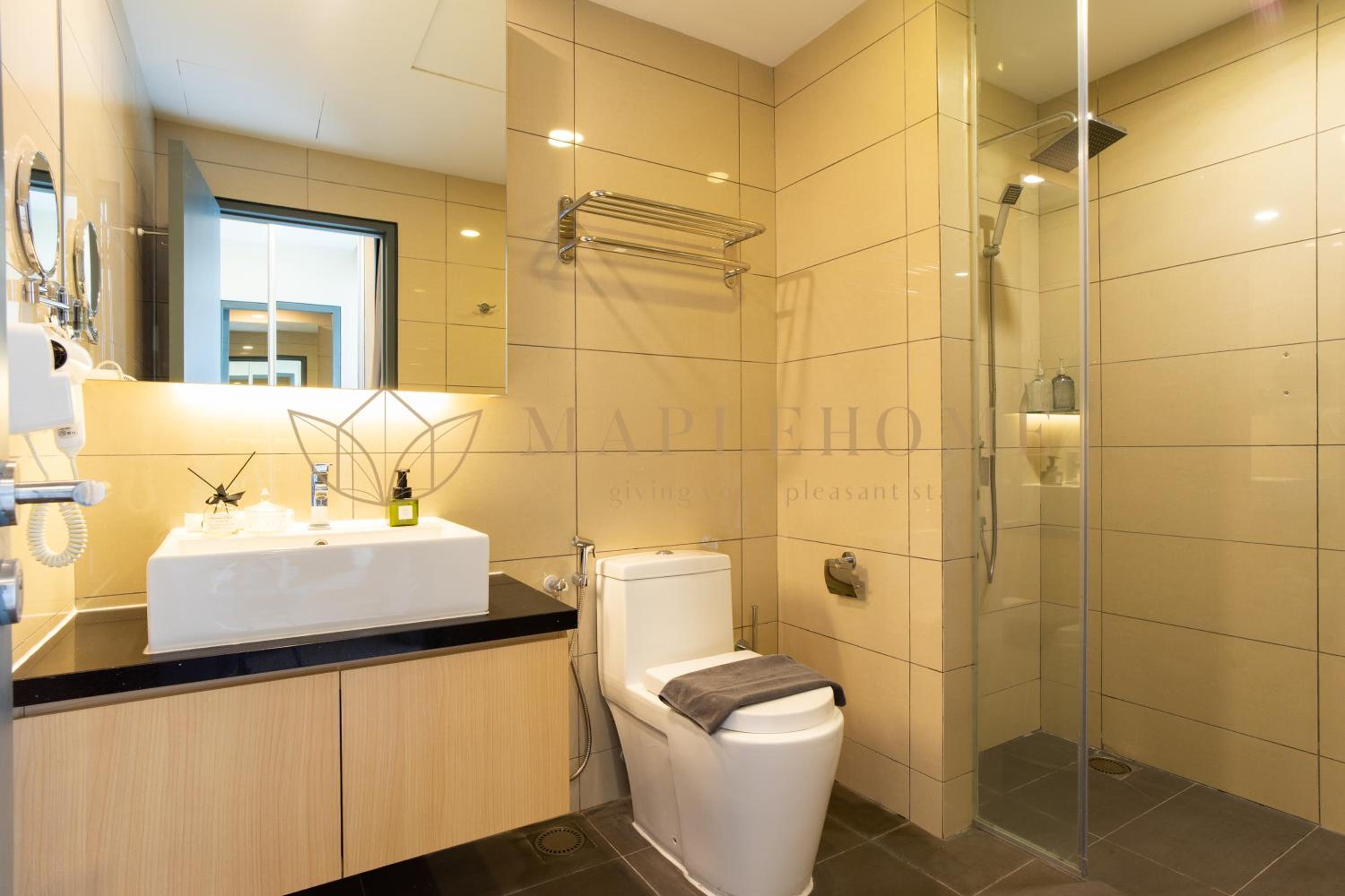 Premier Queen Suite - Photo 18