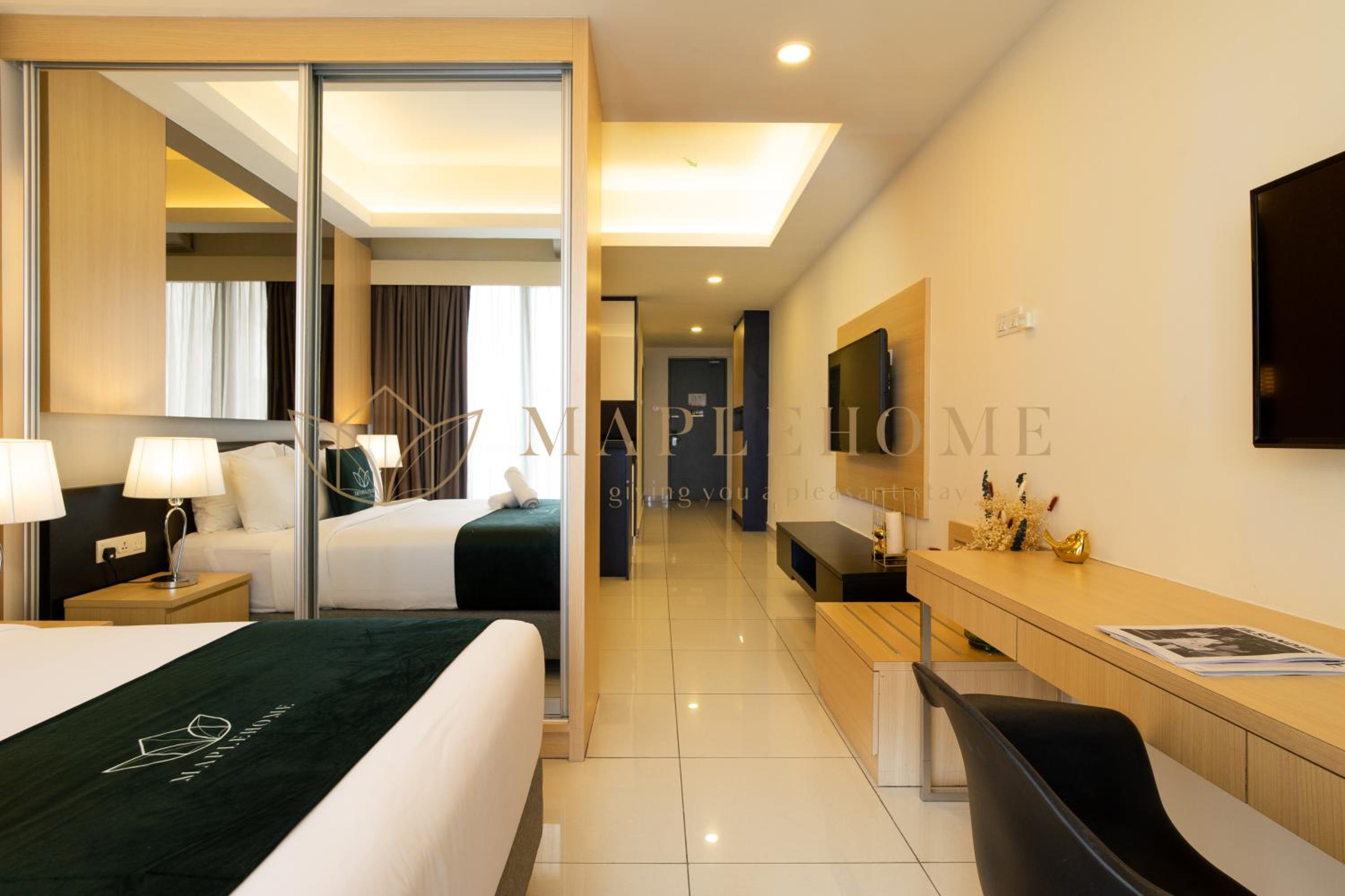 Premier Queen Suite - Photo 6