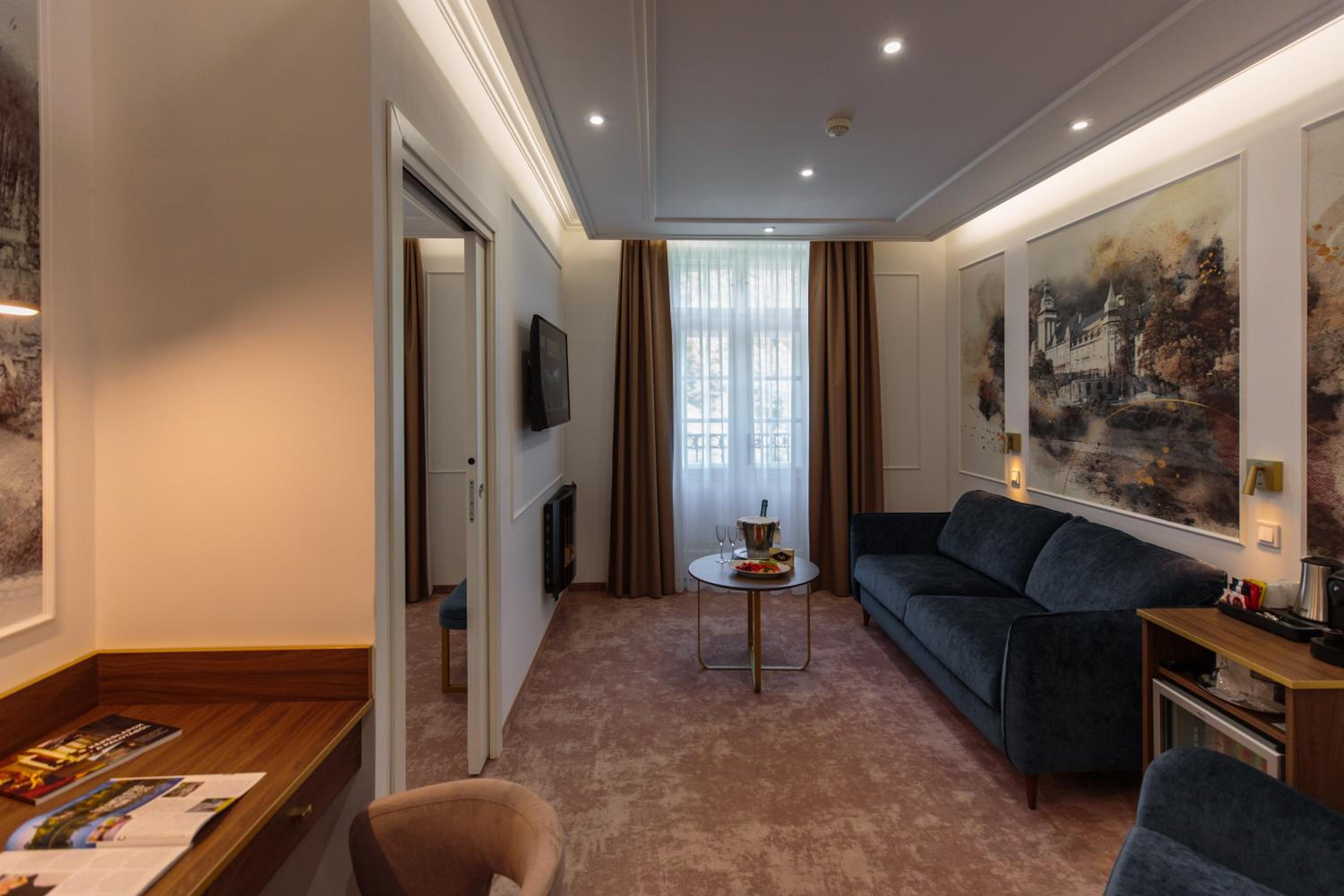 Deluxe Suite photo 3