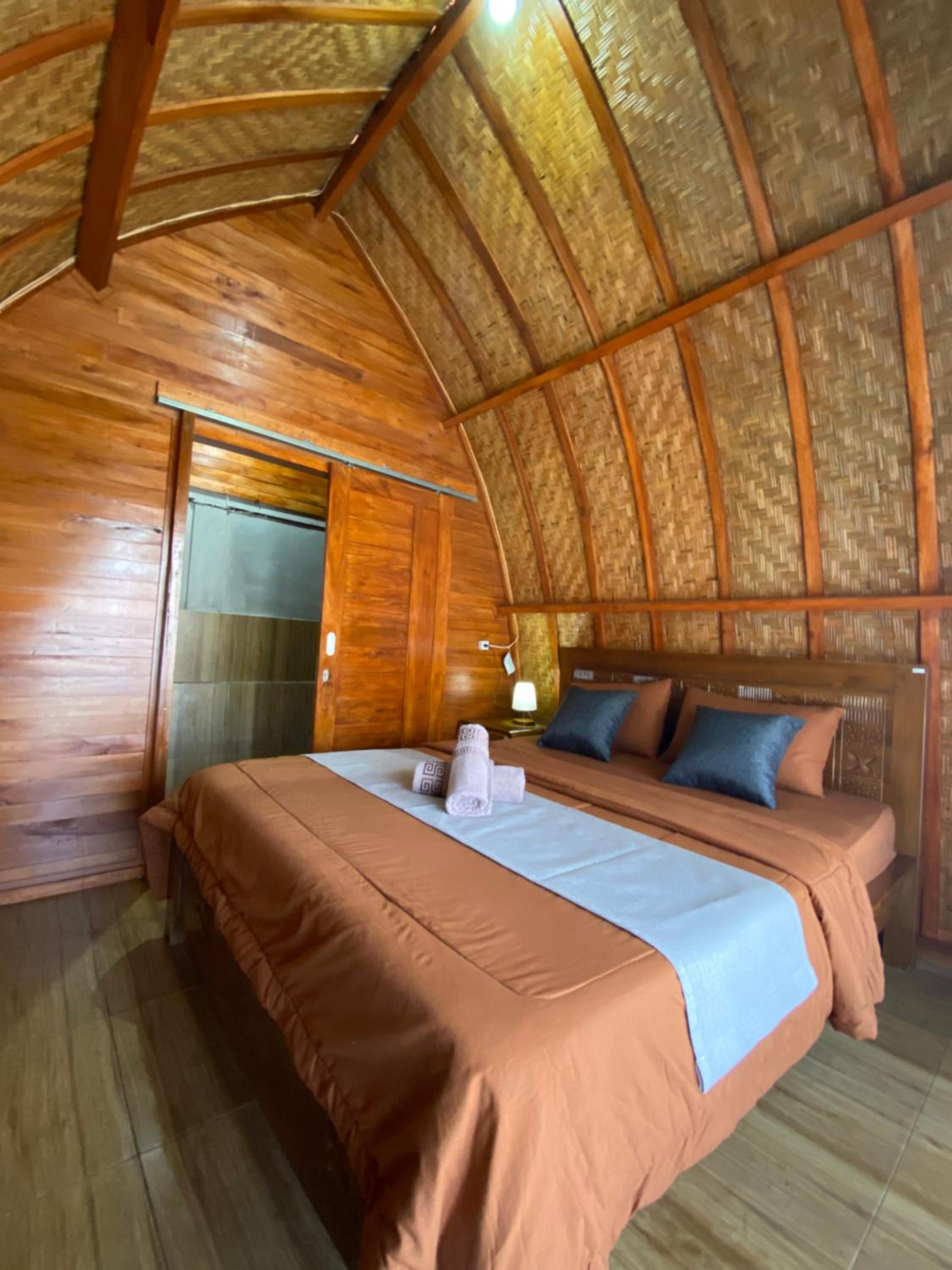 Deluxe King Room - Photo 1