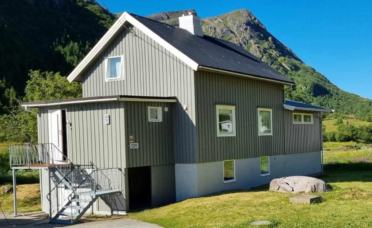 Four-Bedroom House photo 1