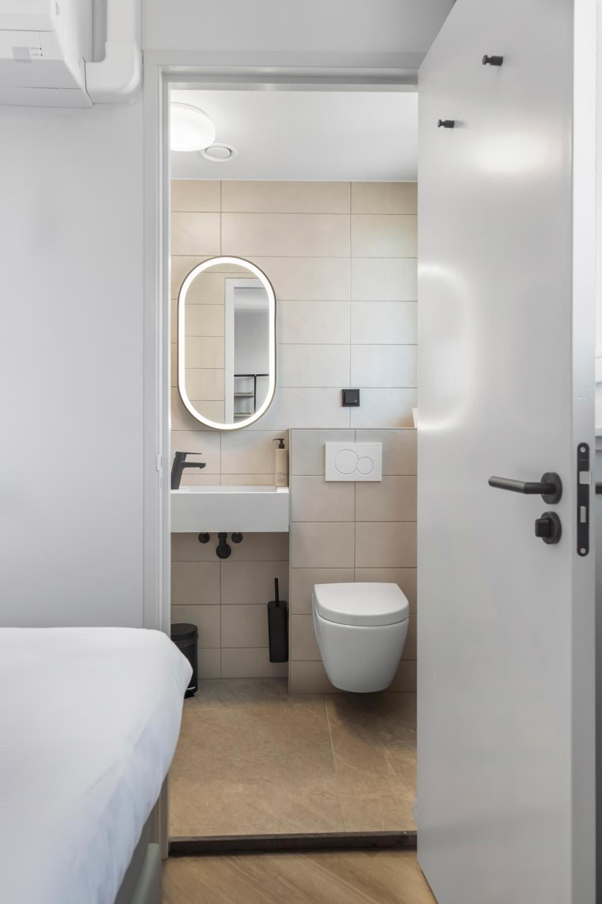 Single Room photo 2