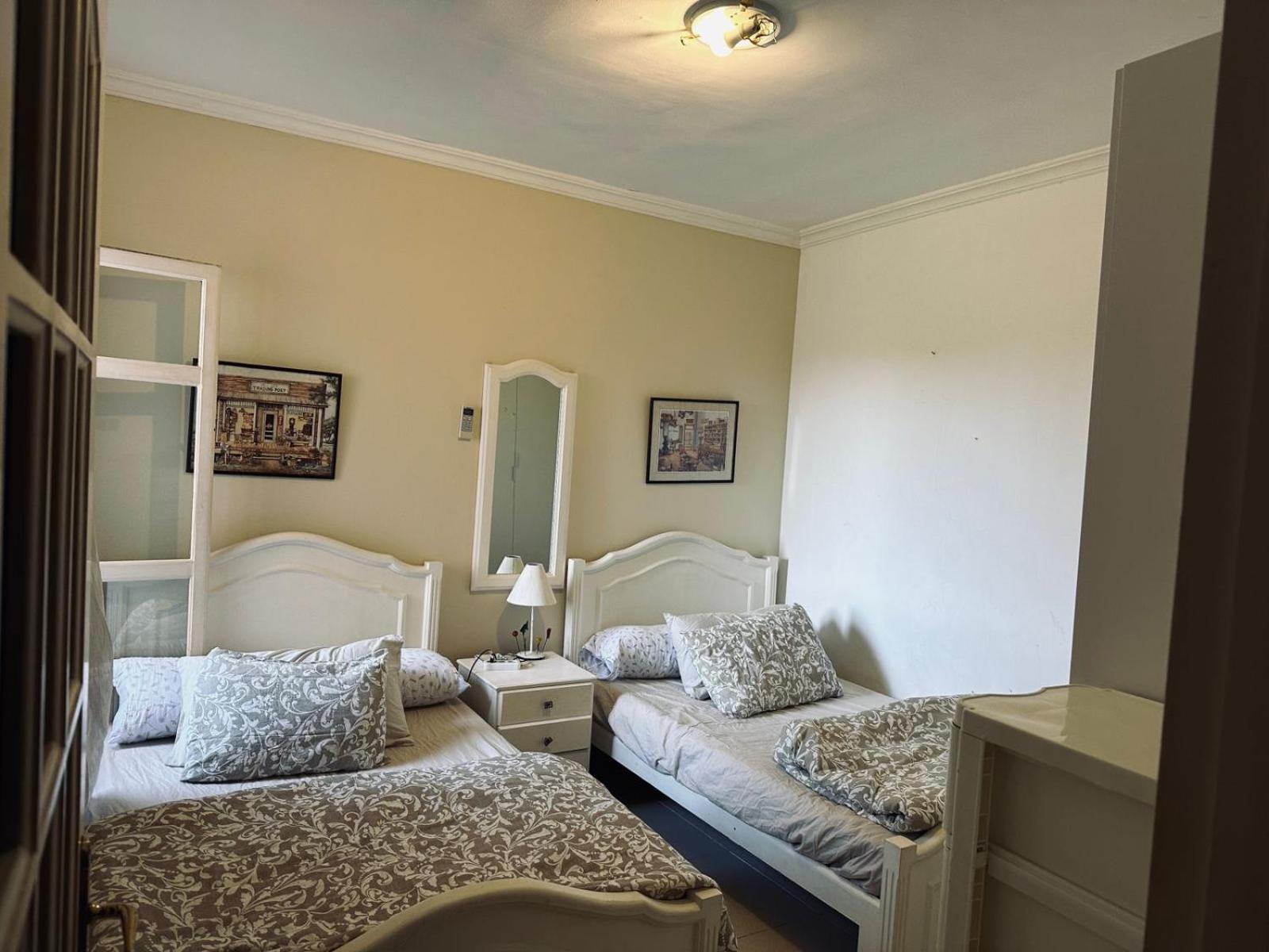 Three-Bedroom House photo 3