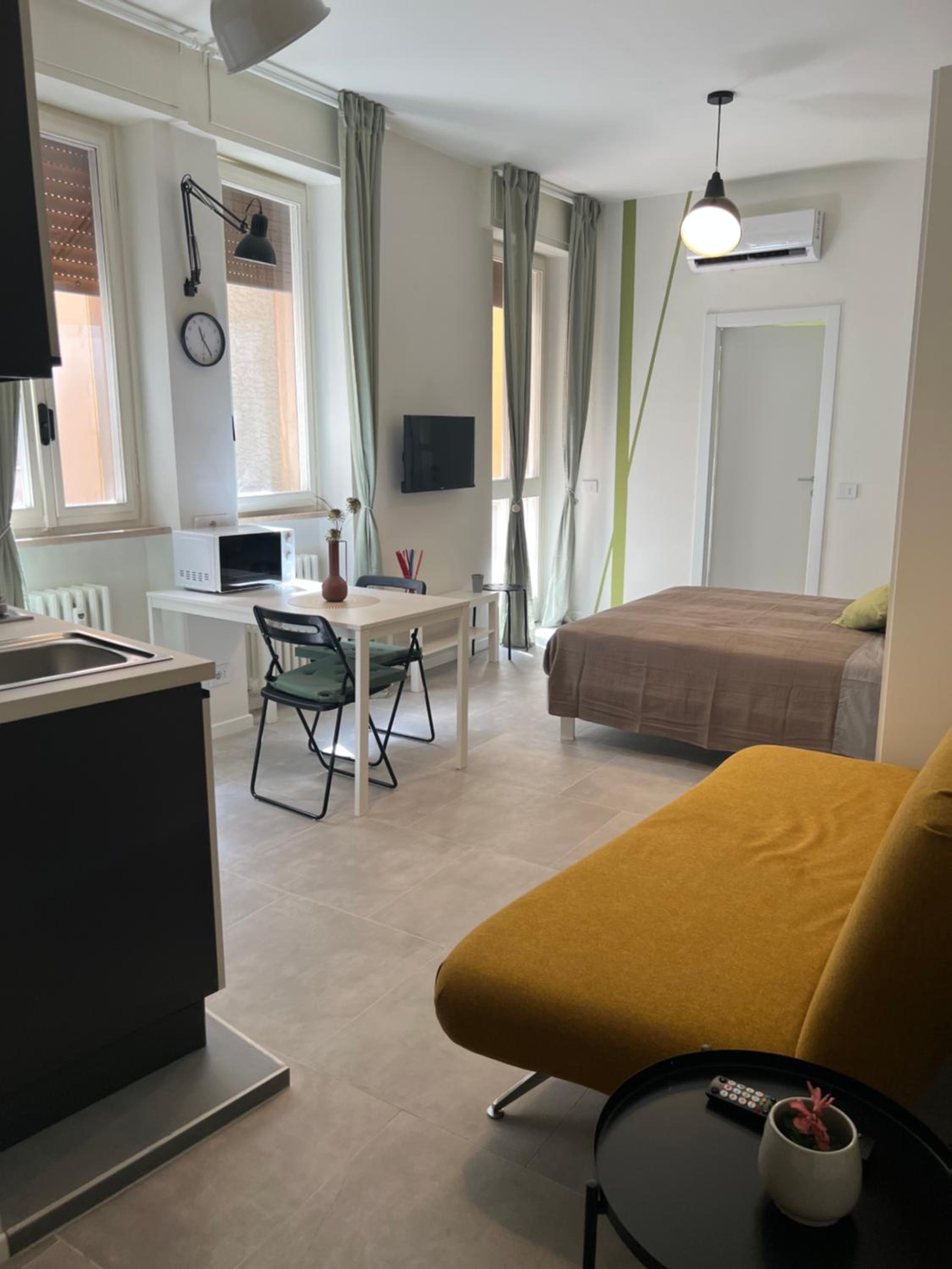 One-Bedroom Apartment photo 2