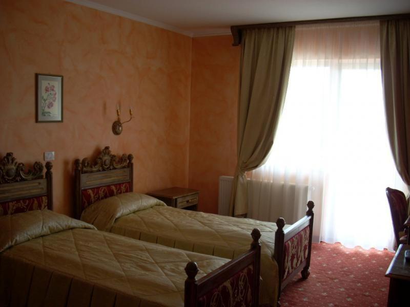 Double or Twin Room with Balcony - Photo 55
