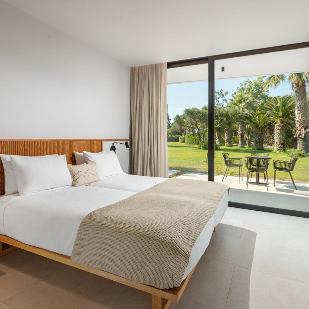 Bungalow (2 Adults)