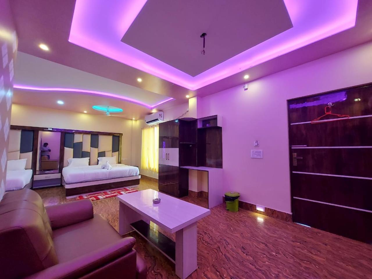 Family Room with Side Sea View photo 3