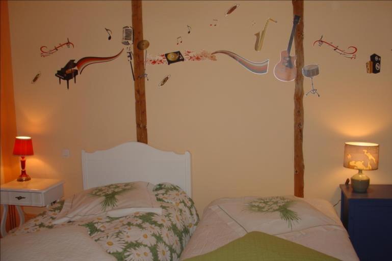 Family Studio - Photo 1