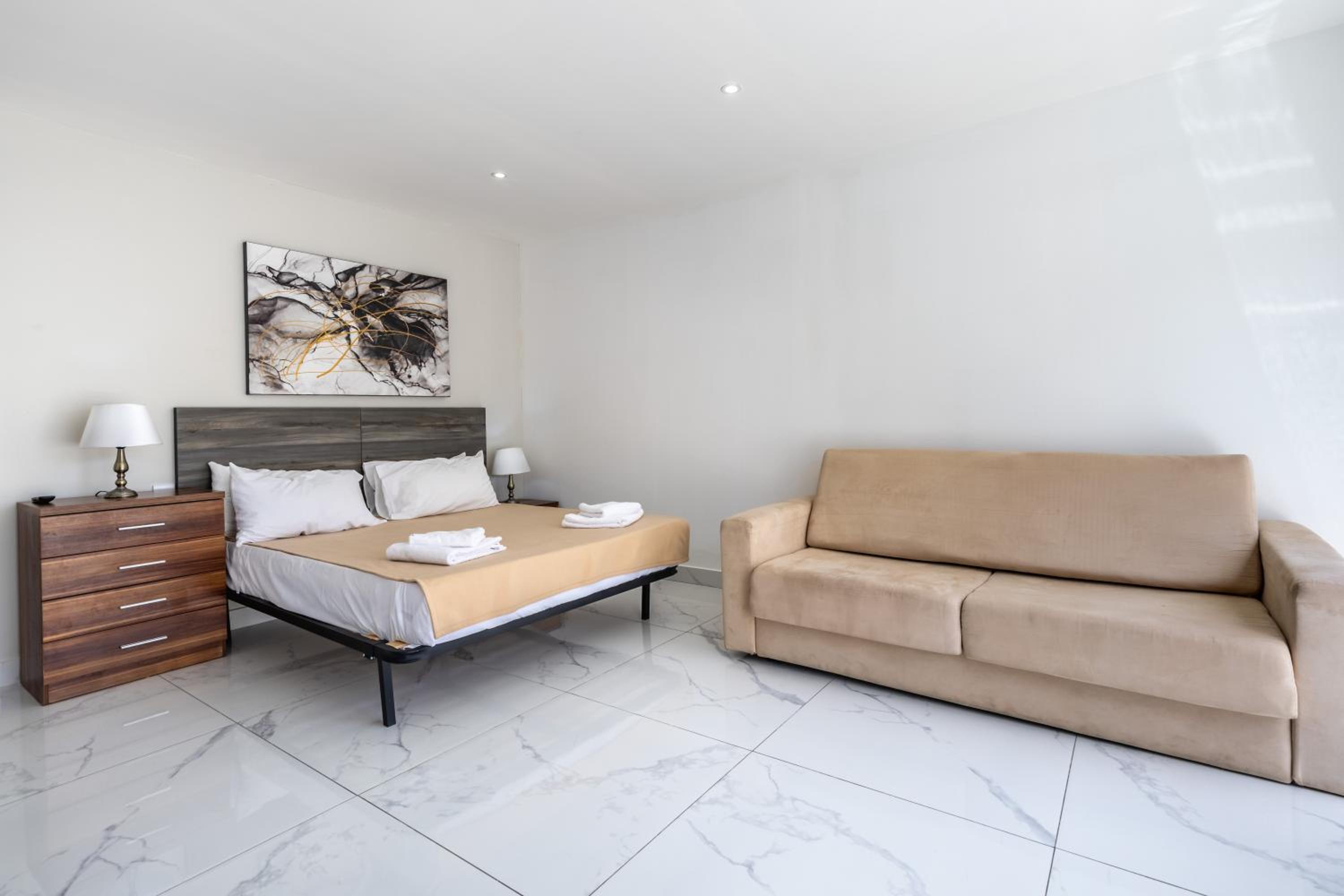 Studio Apartment photo 3