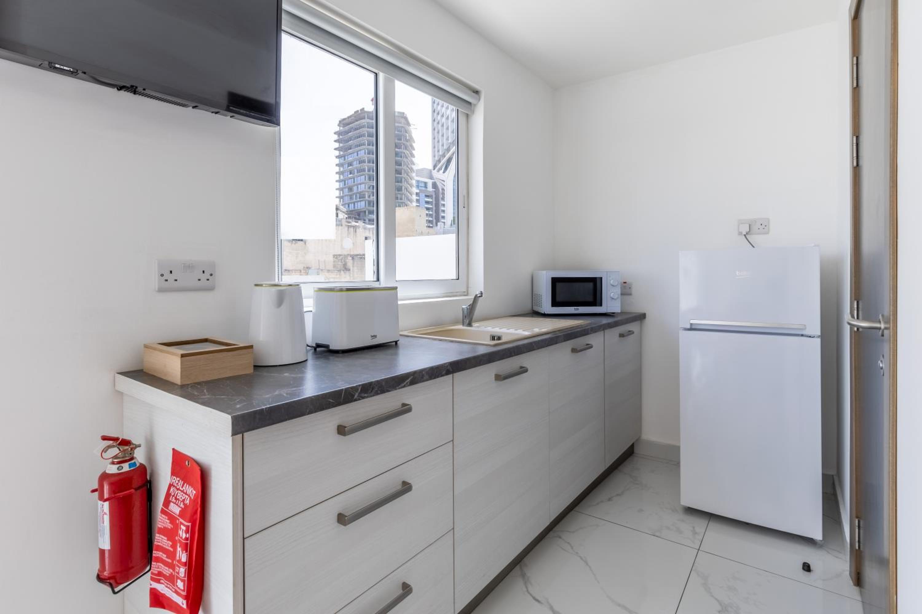 Studio Apartment photo 2