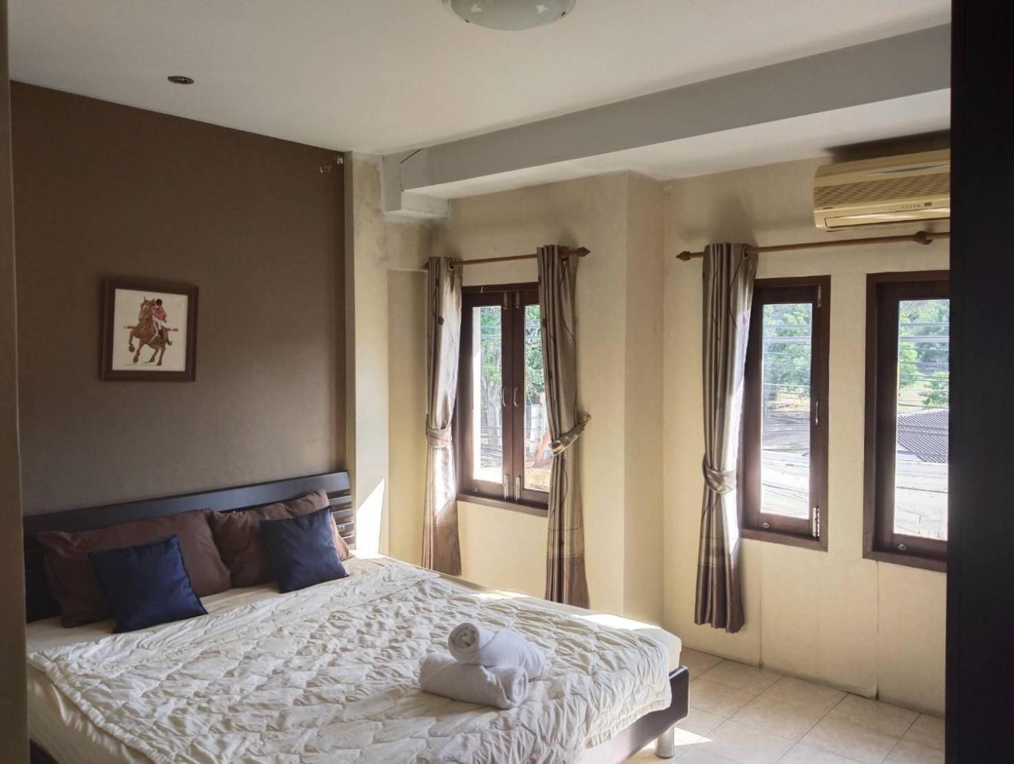 Deluxe King Room - Photo 2