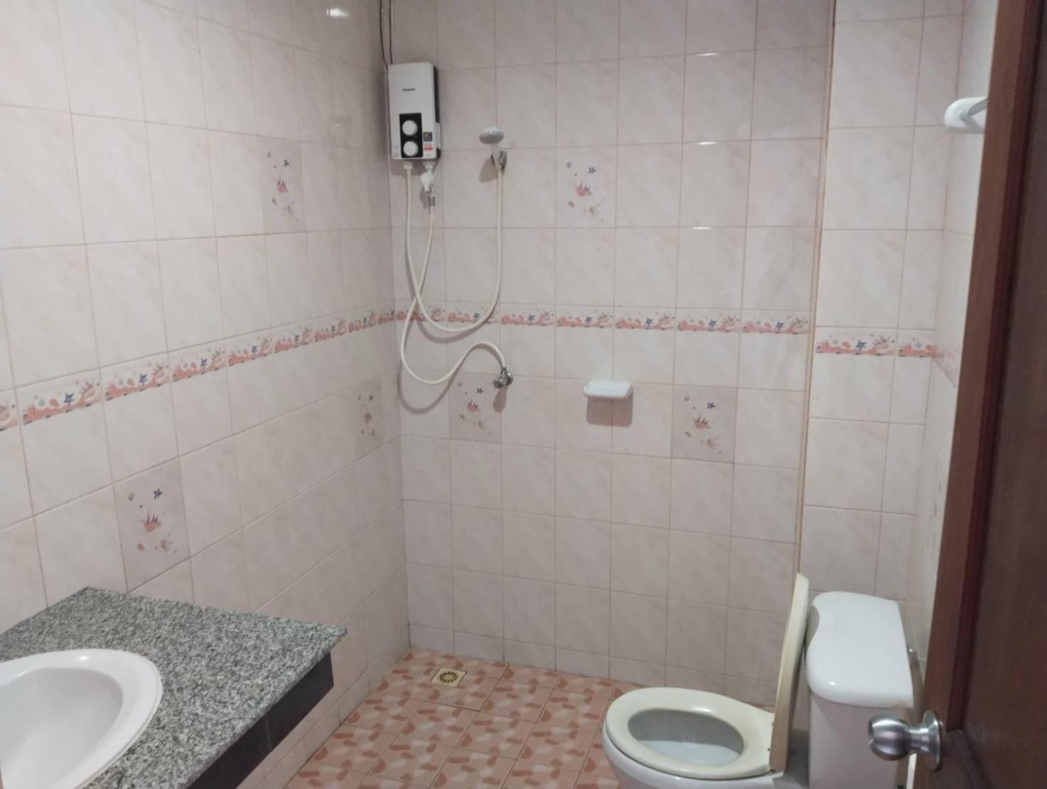 Deluxe King Room - Photo 15