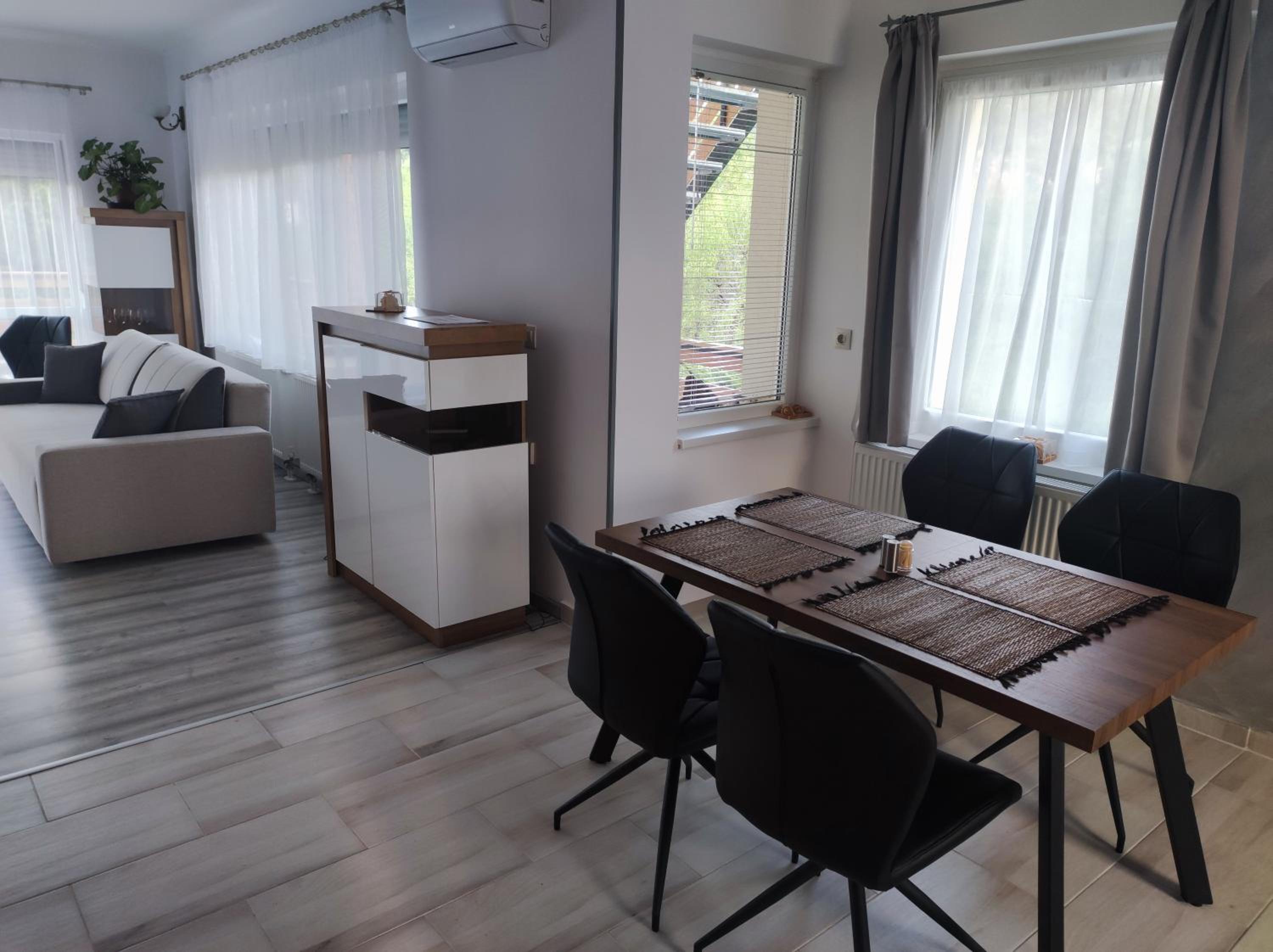One-Bedroom Apartment photo 2