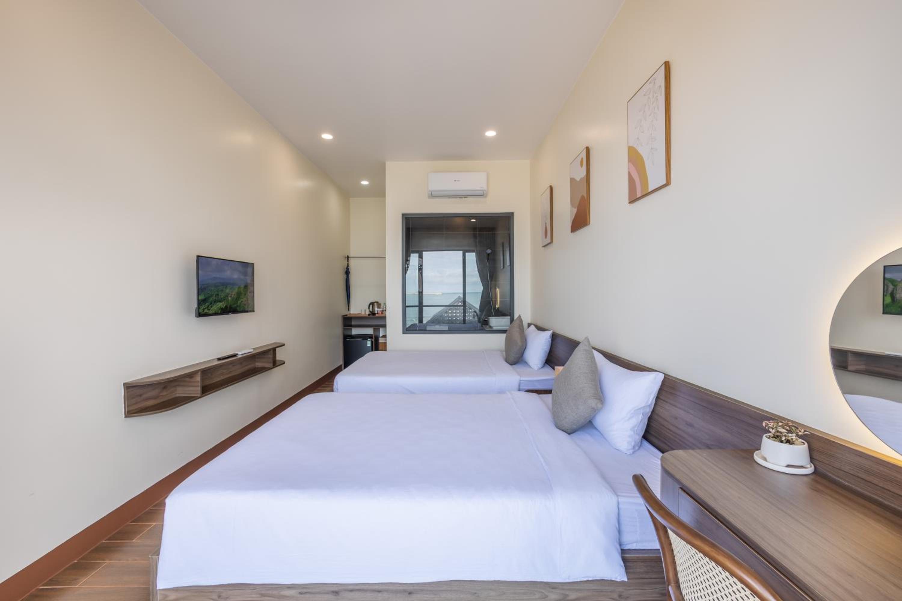 Deluxe Double or Twin Room with Sea View