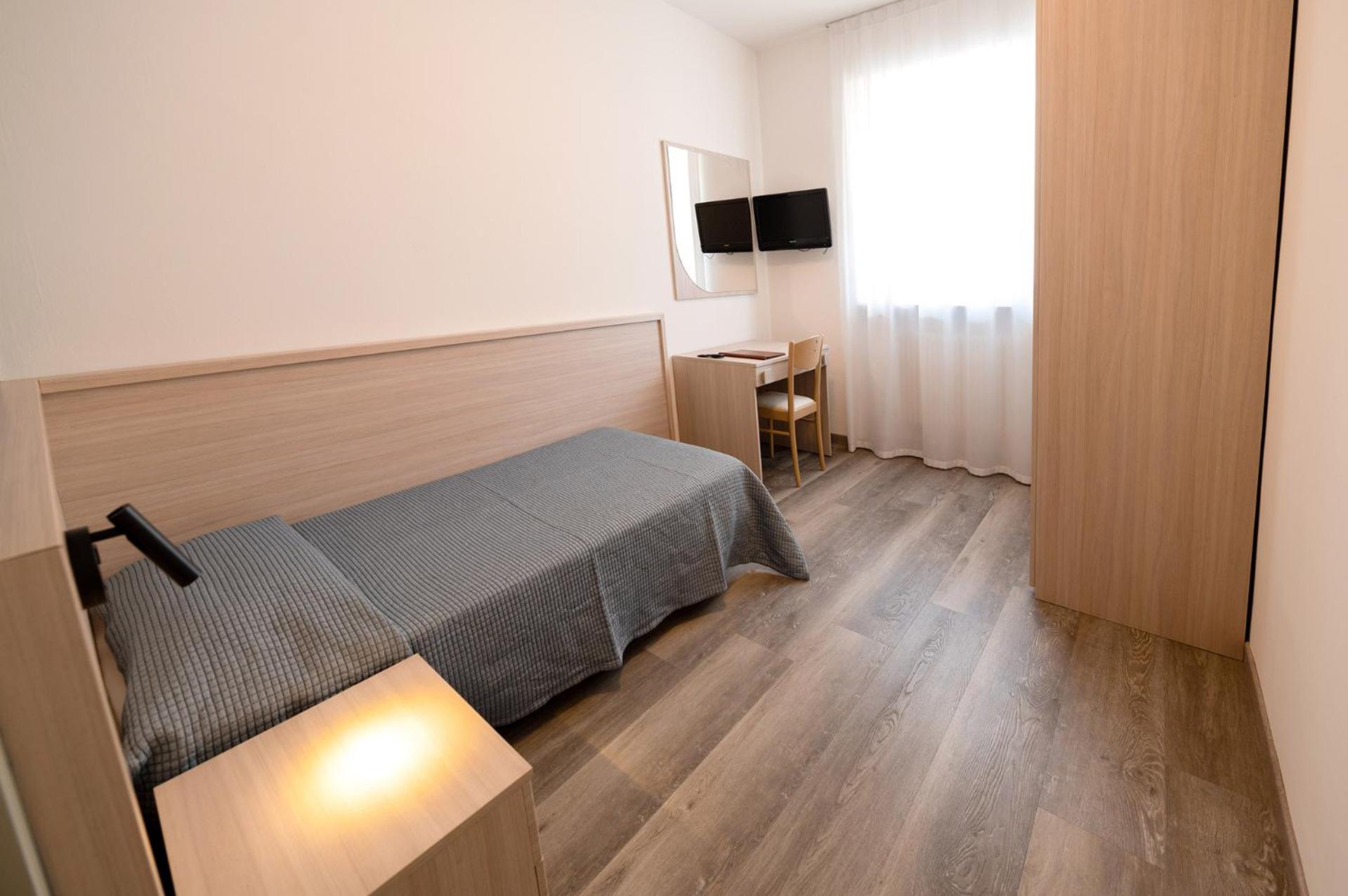 Deluxe Single Room