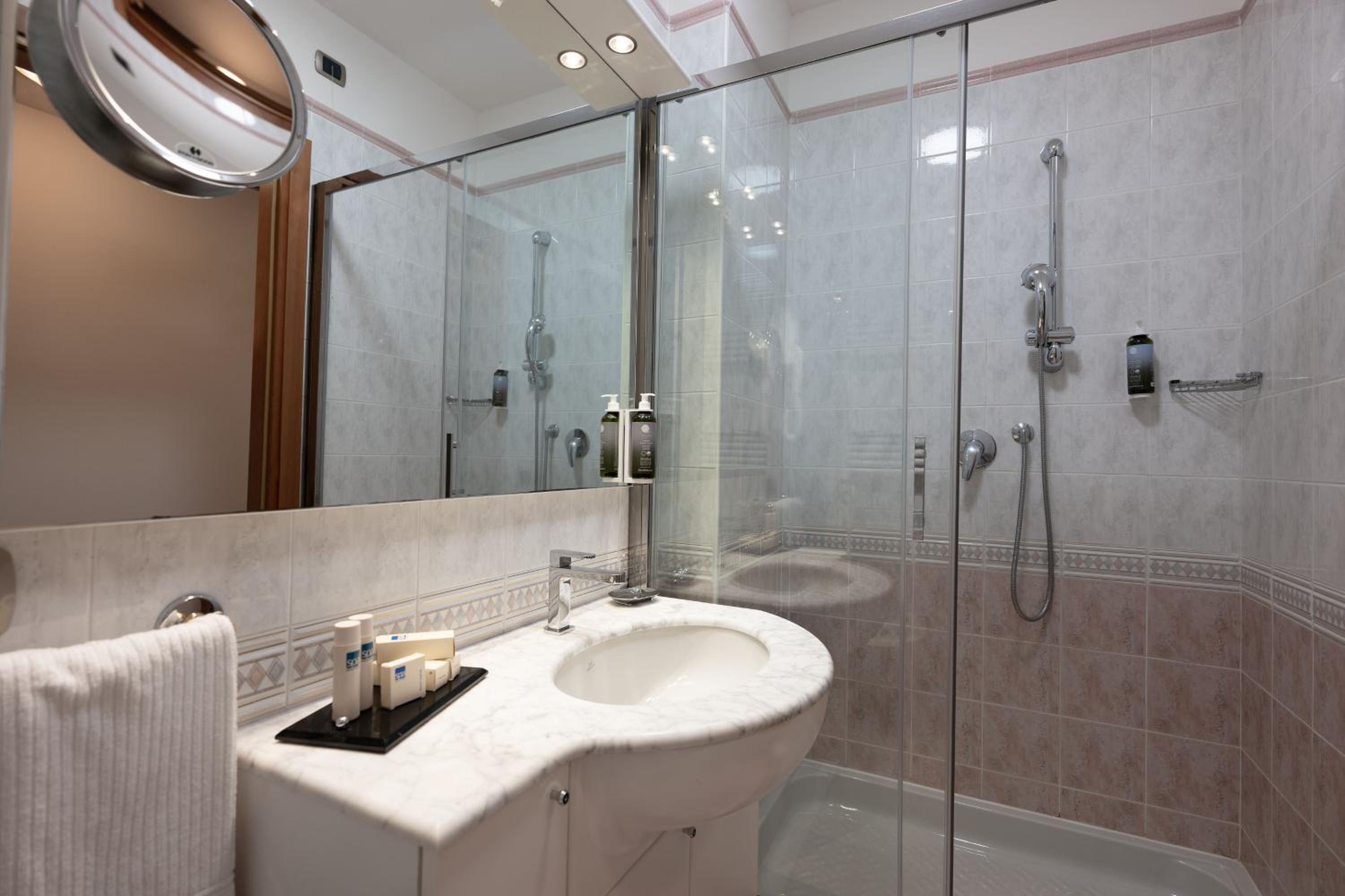 Superior Double or Twin Room with Sea View photo 2