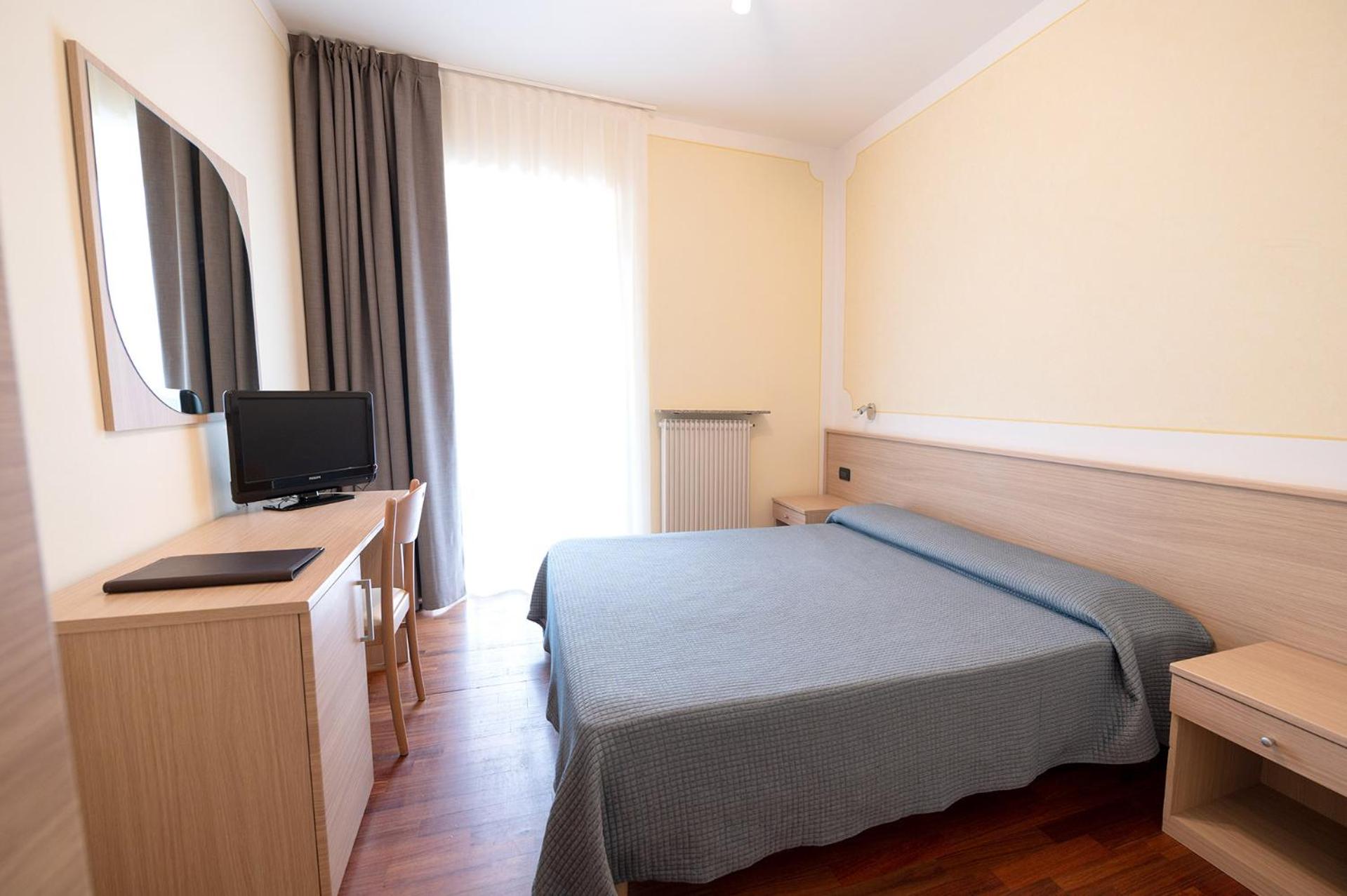 Deluxe Room - Photo 1