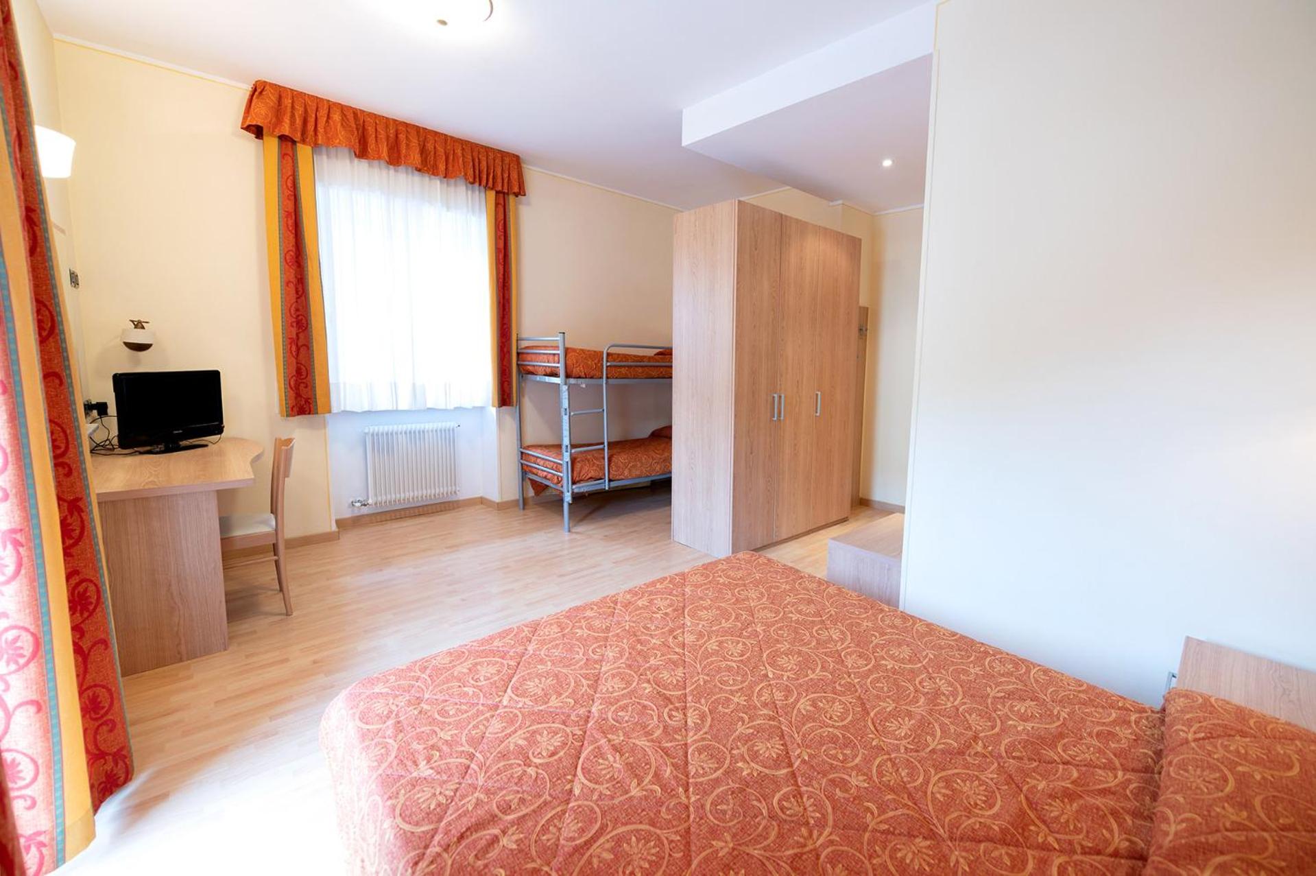Standard Family Room - Photo 2