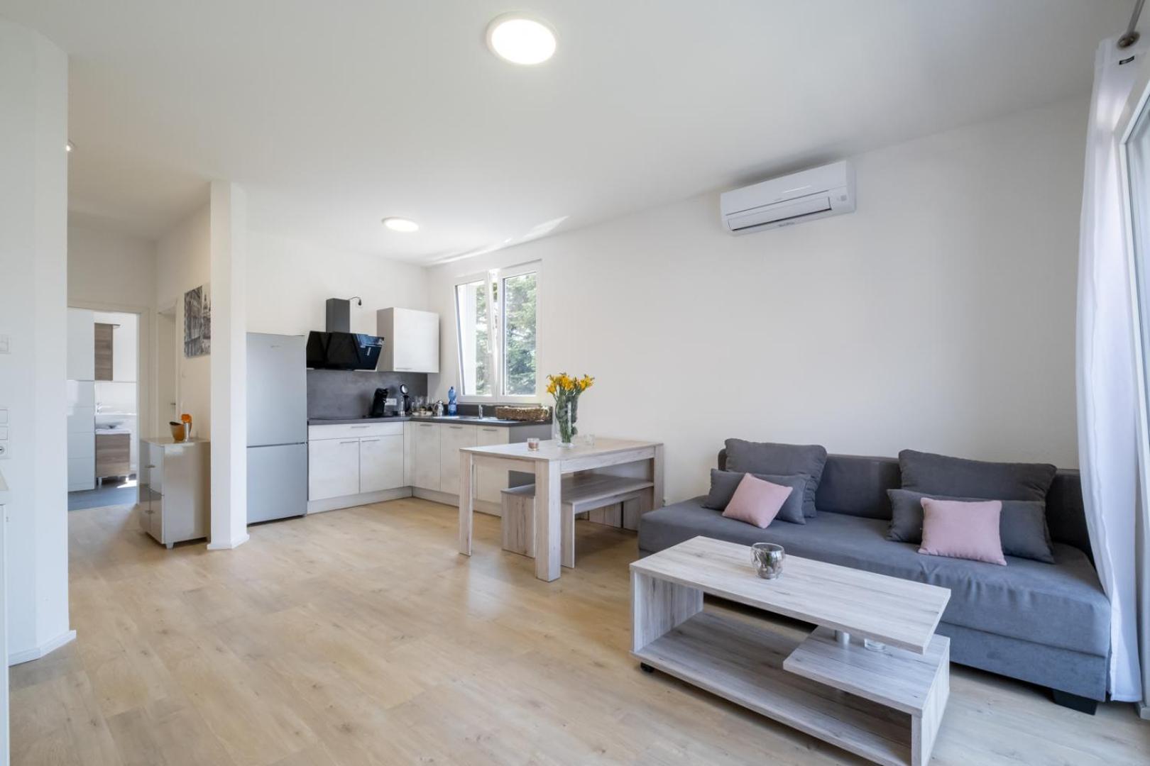 Apartment - Photo 2