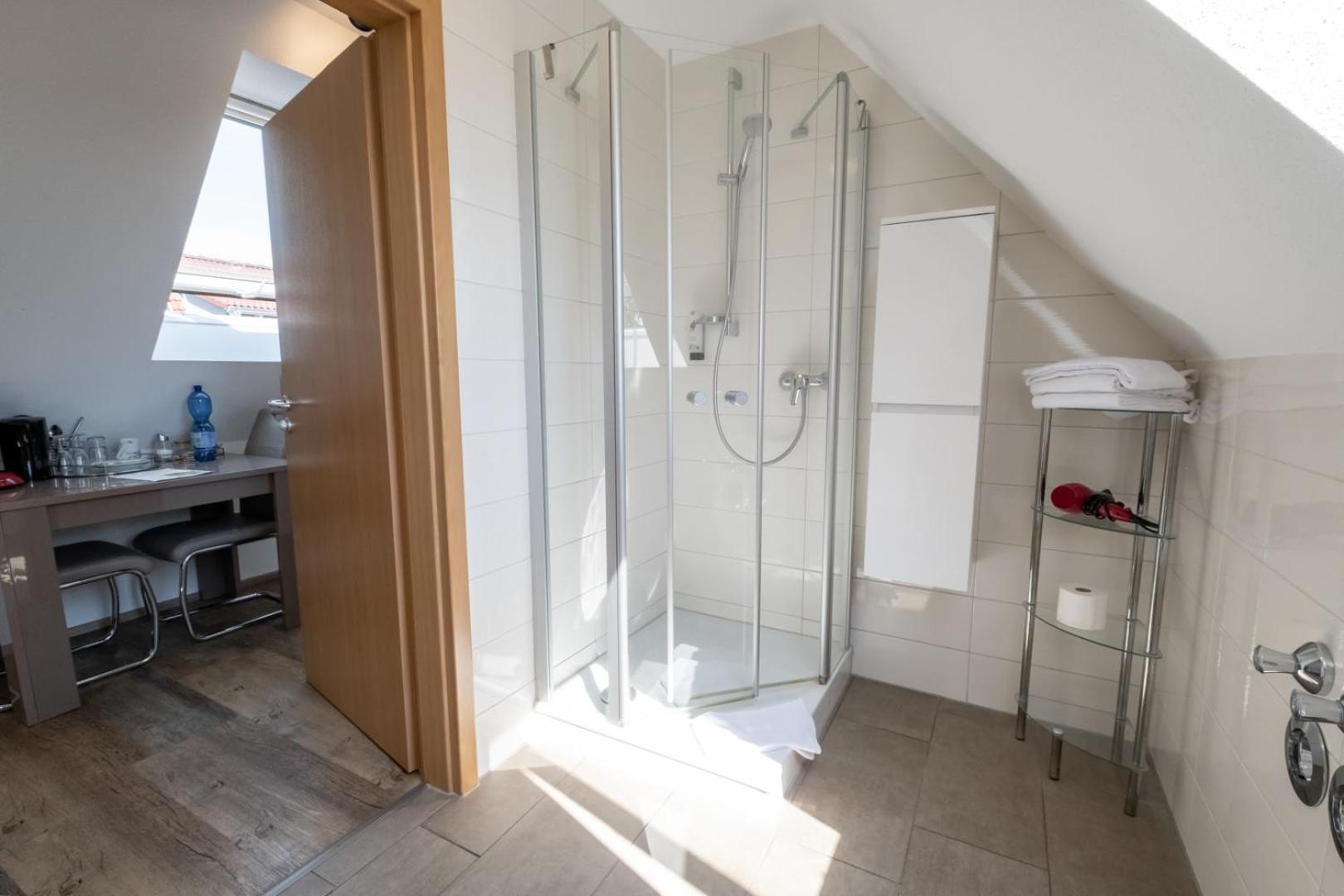 Double Room with Private Bathroom photo 3