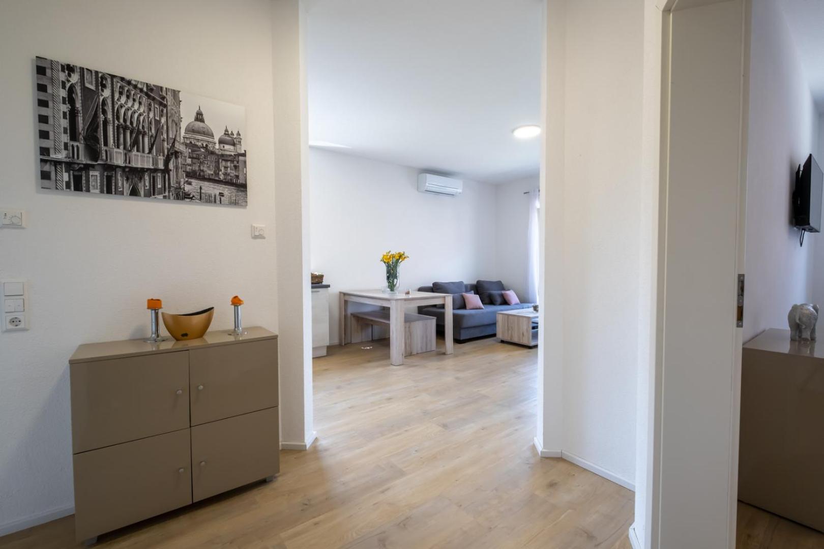 Apartment - Photo 3