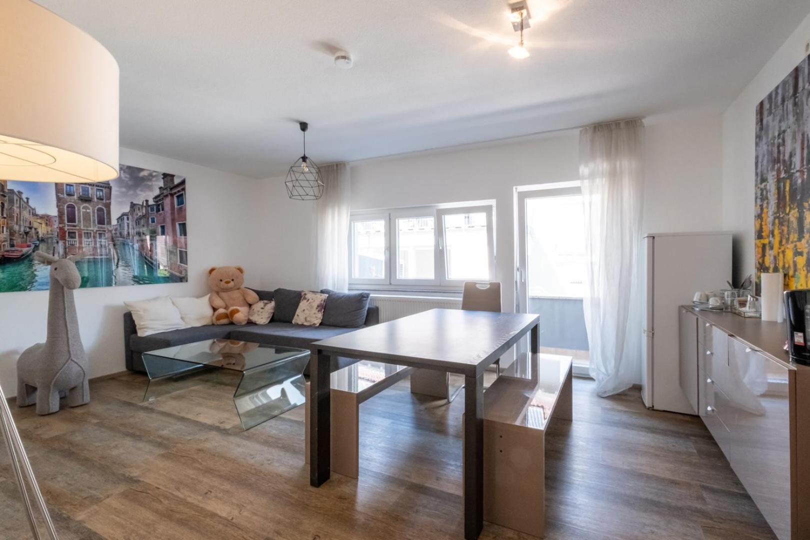 Two-Bedroom Apartment - Photo 2