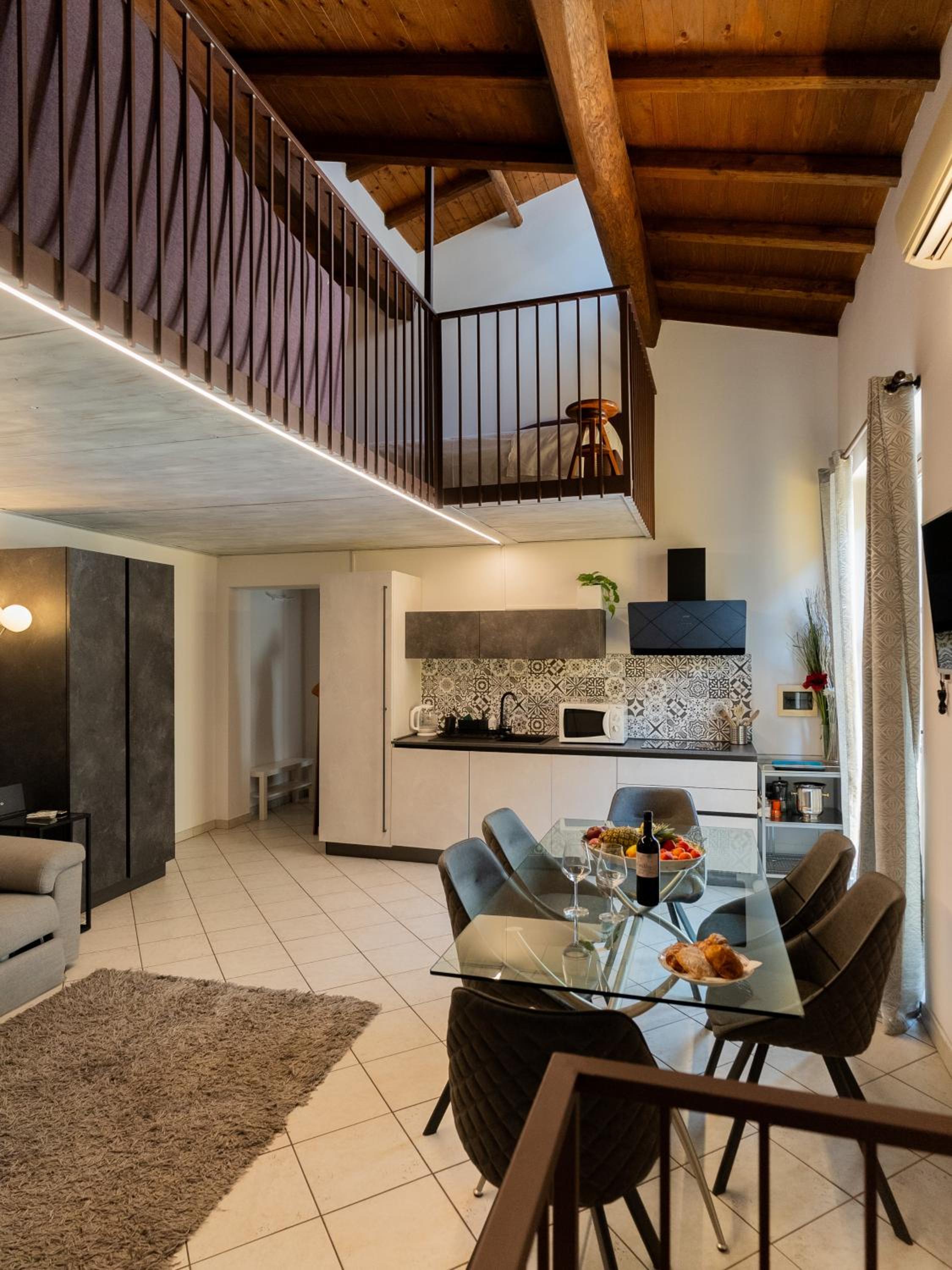 Apartment - Split Level photo 1