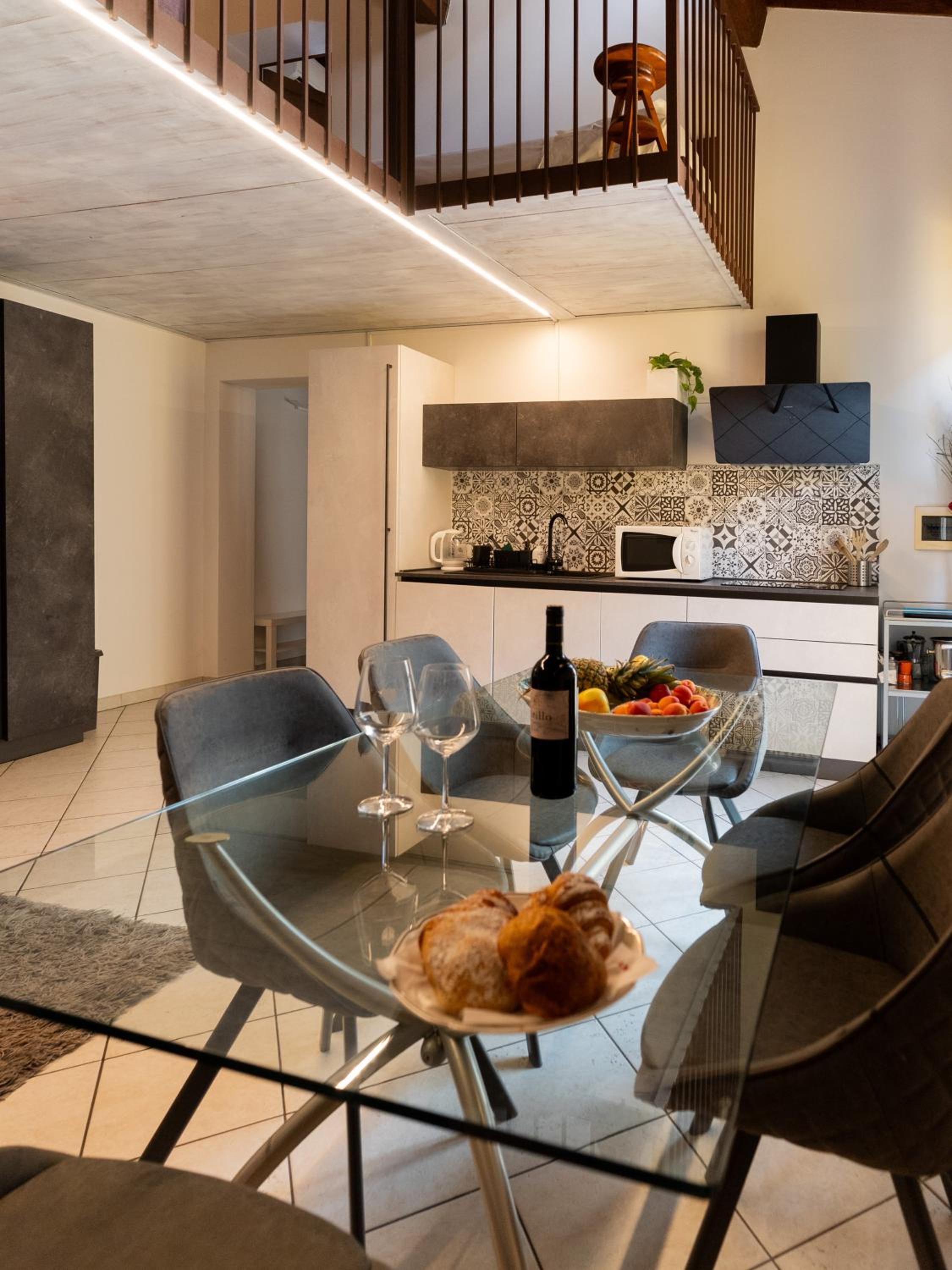 Apartment - Split Level photo 3