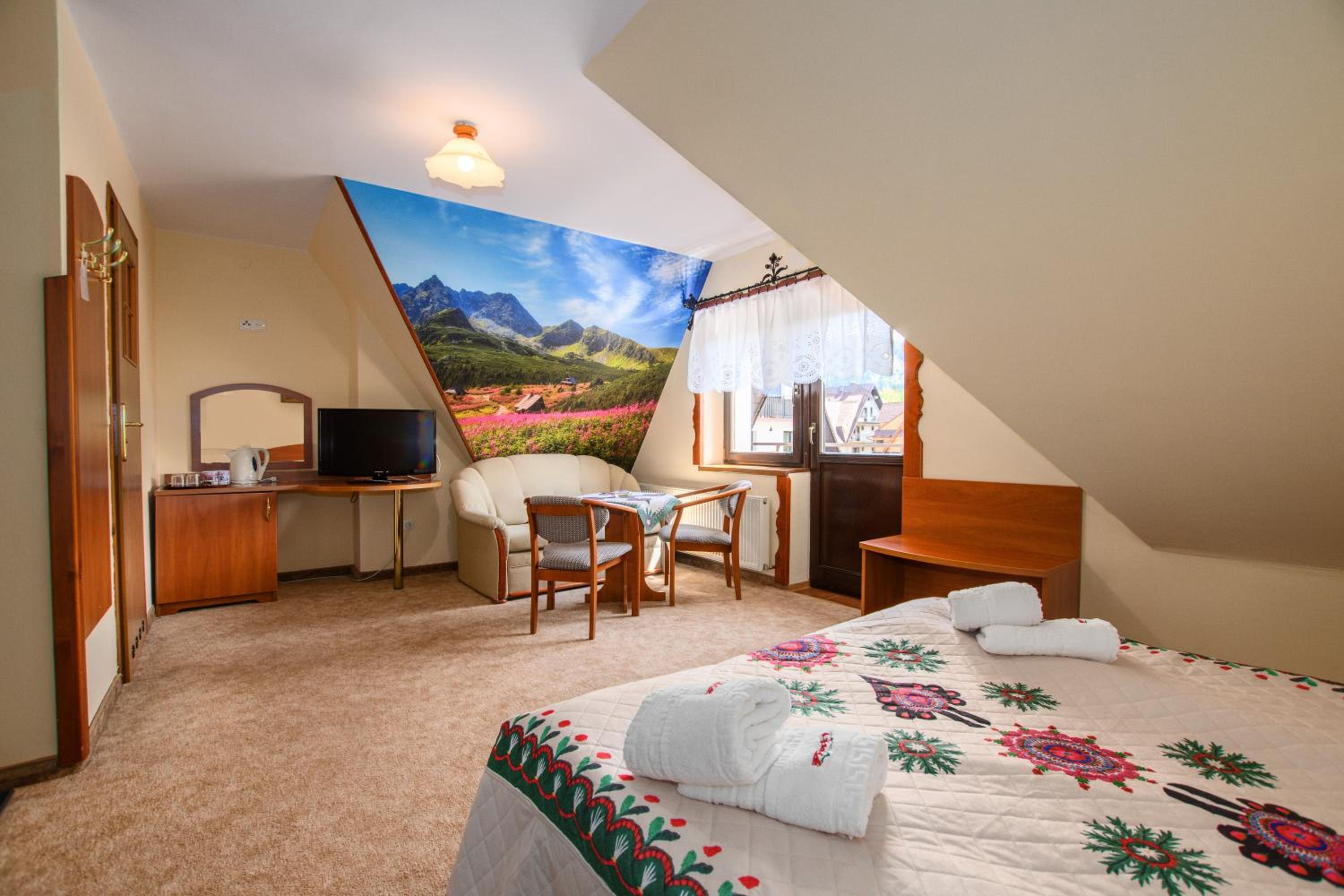 Double or Twin Room - Photo 13