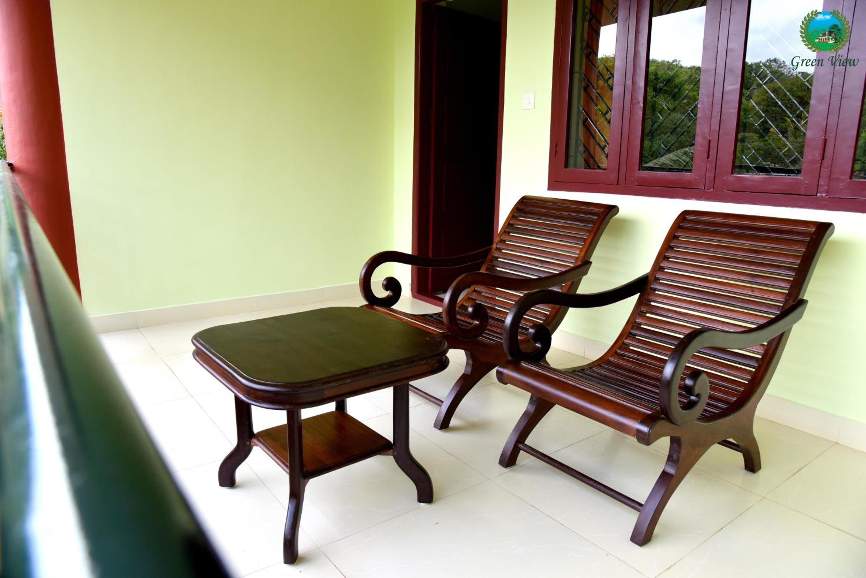 Deluxe Double Room with Balcony photo 2