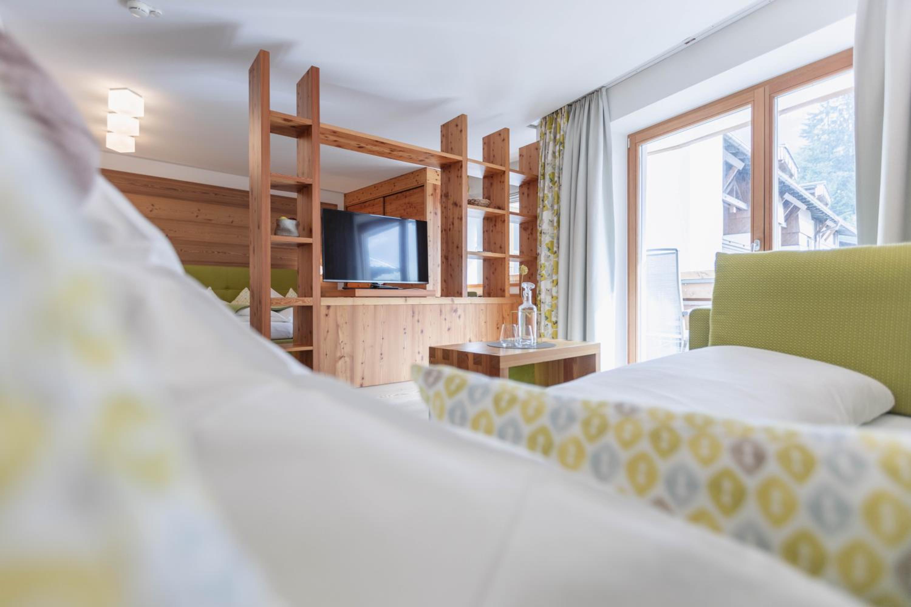 Junior Suite with Balcony - Photo 1