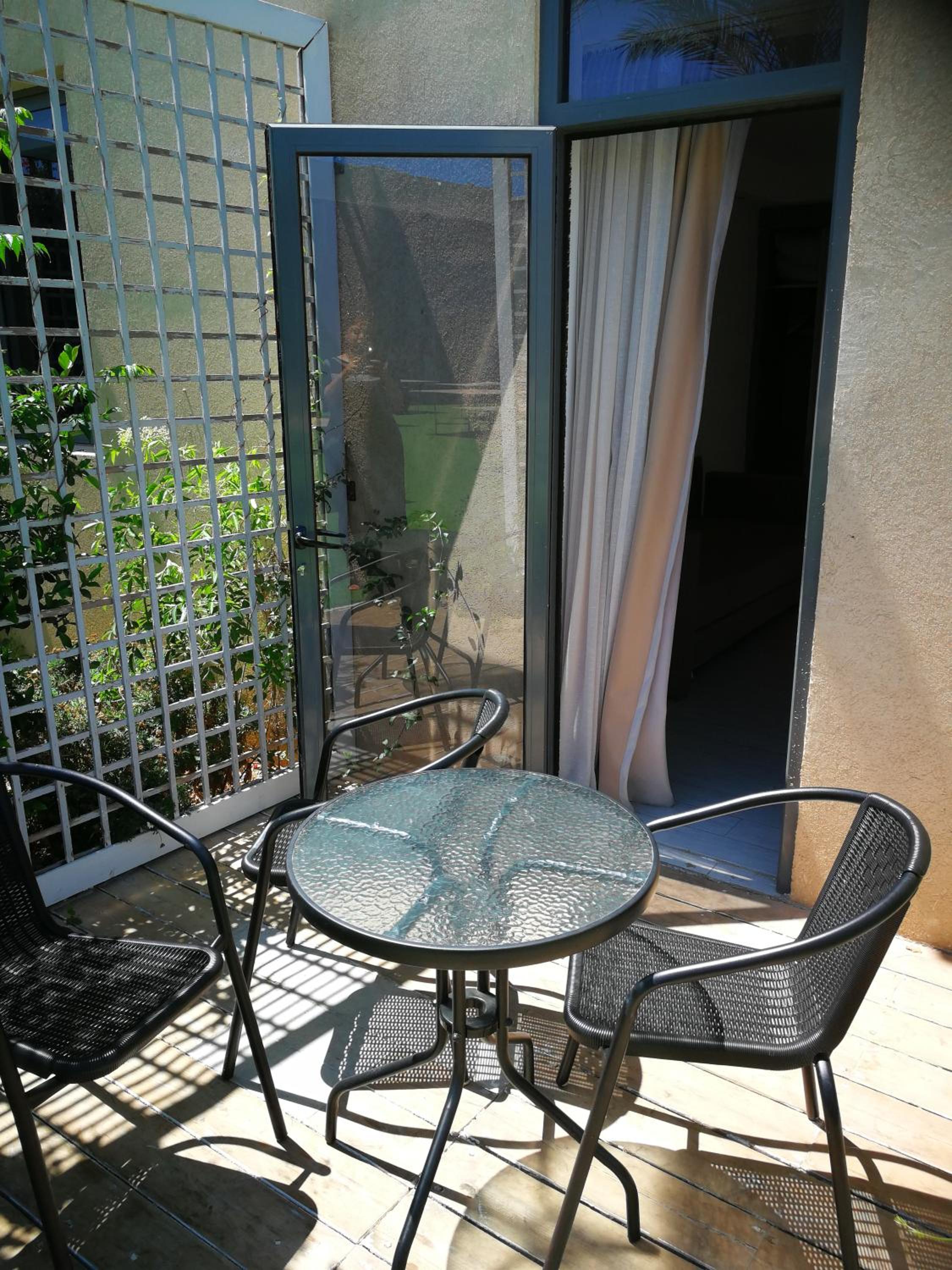 Family Room with Garden View photo 3