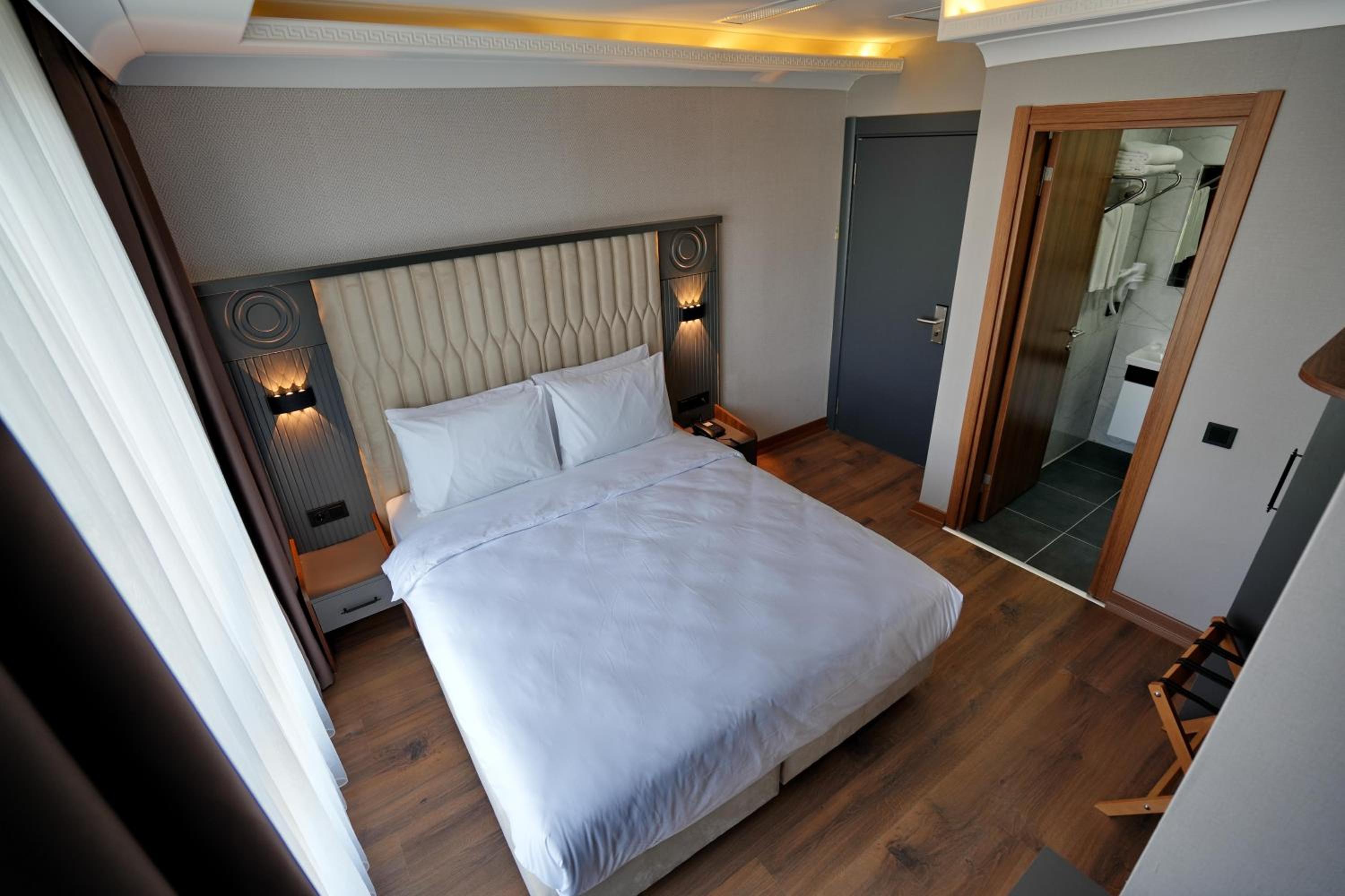 Deluxe Double Room - Photo 3