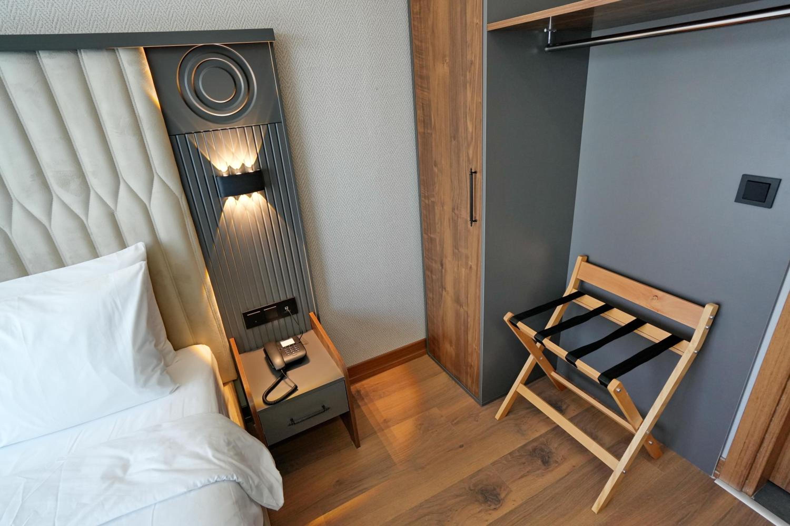 Deluxe Single Room