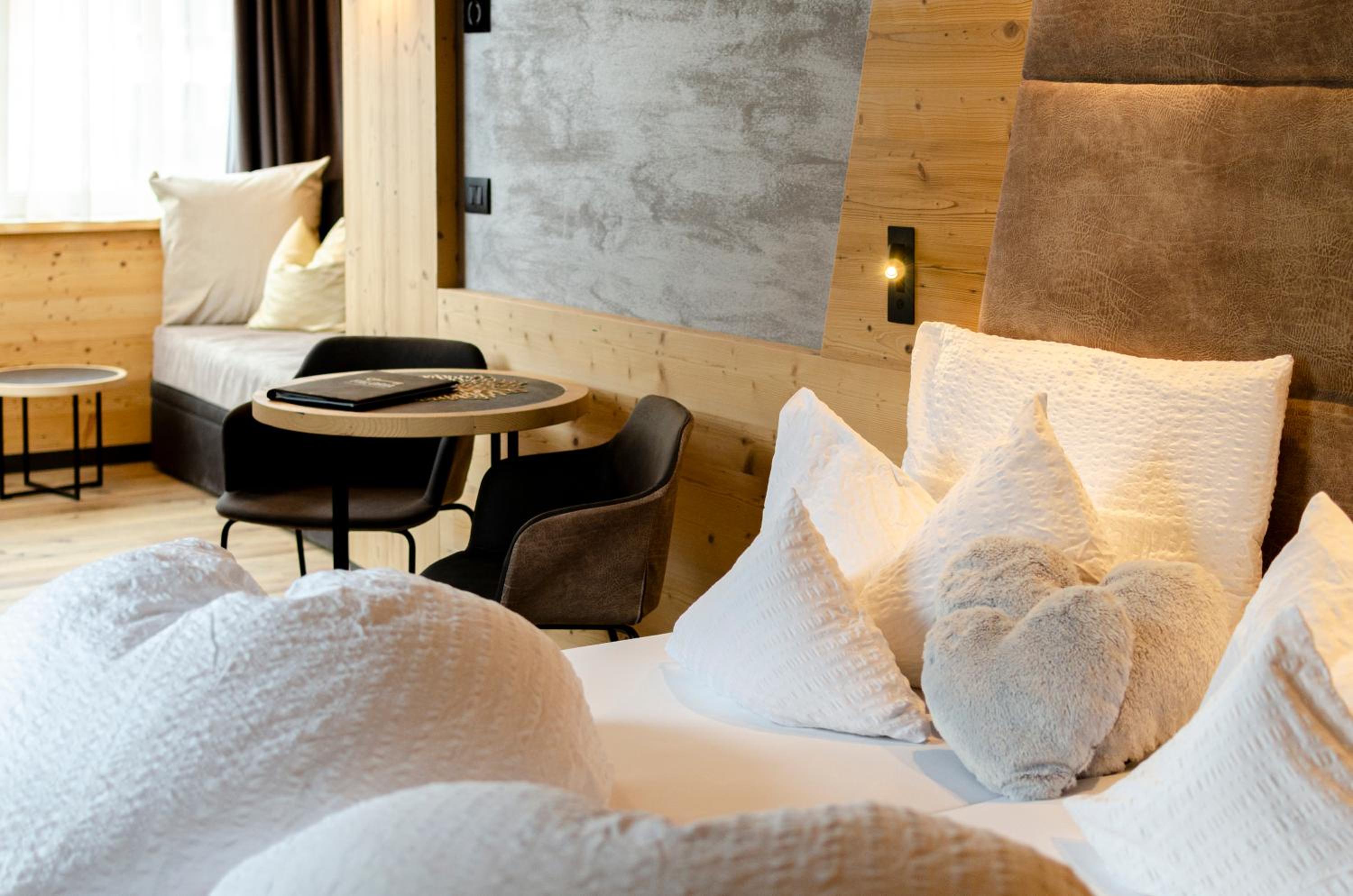 Superior Suite - Photo 5