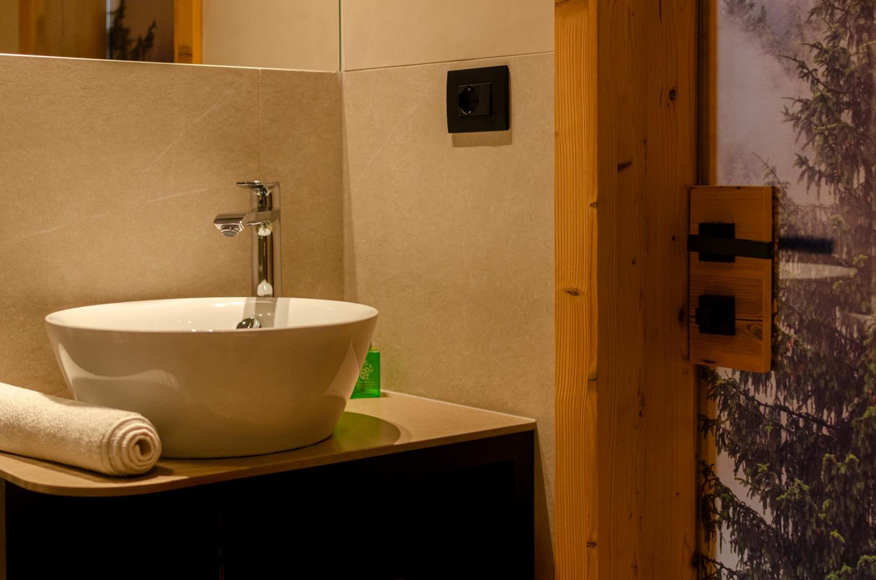 Superior Suite - Photo 3