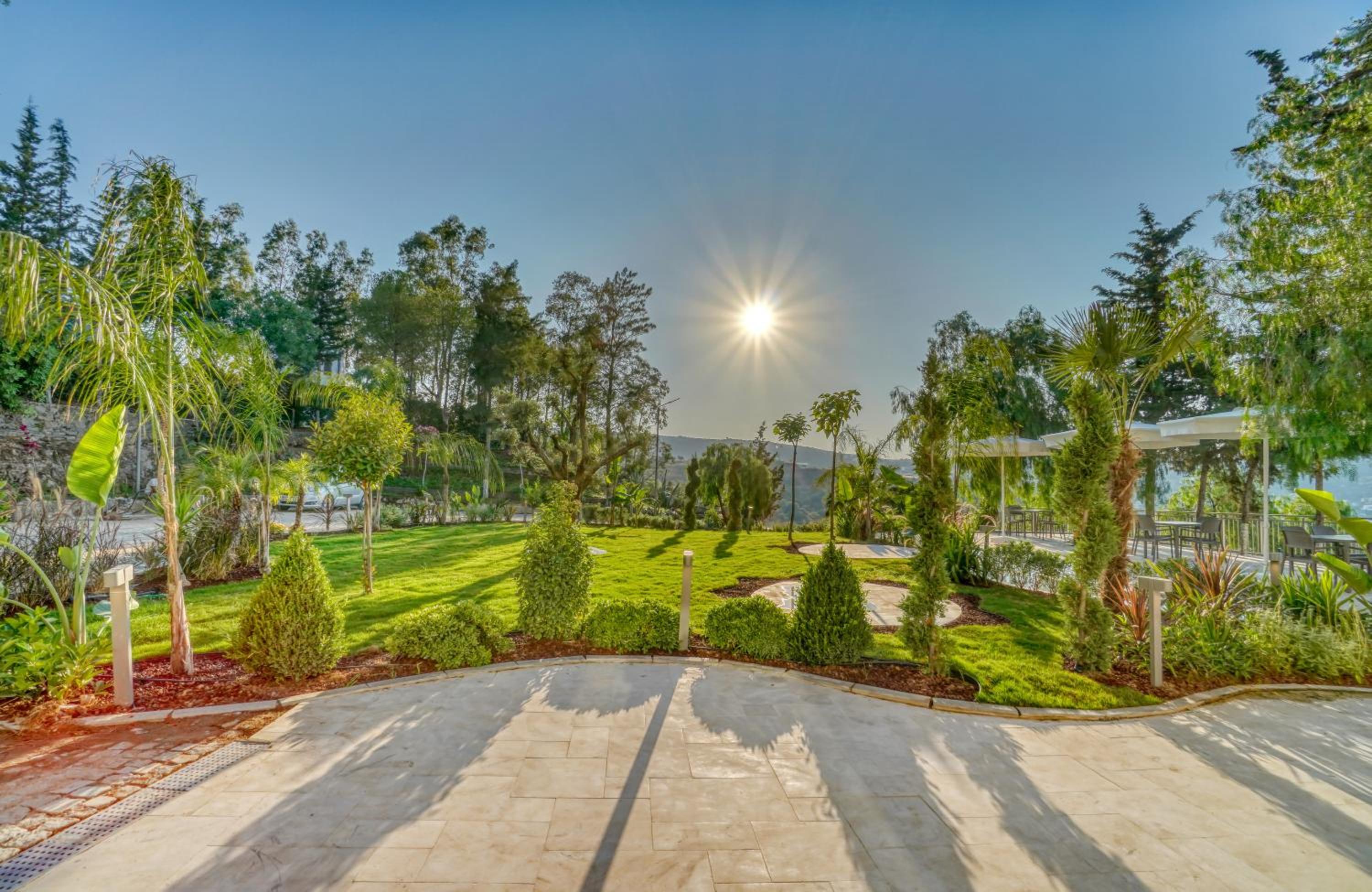 Apartment with Garden View