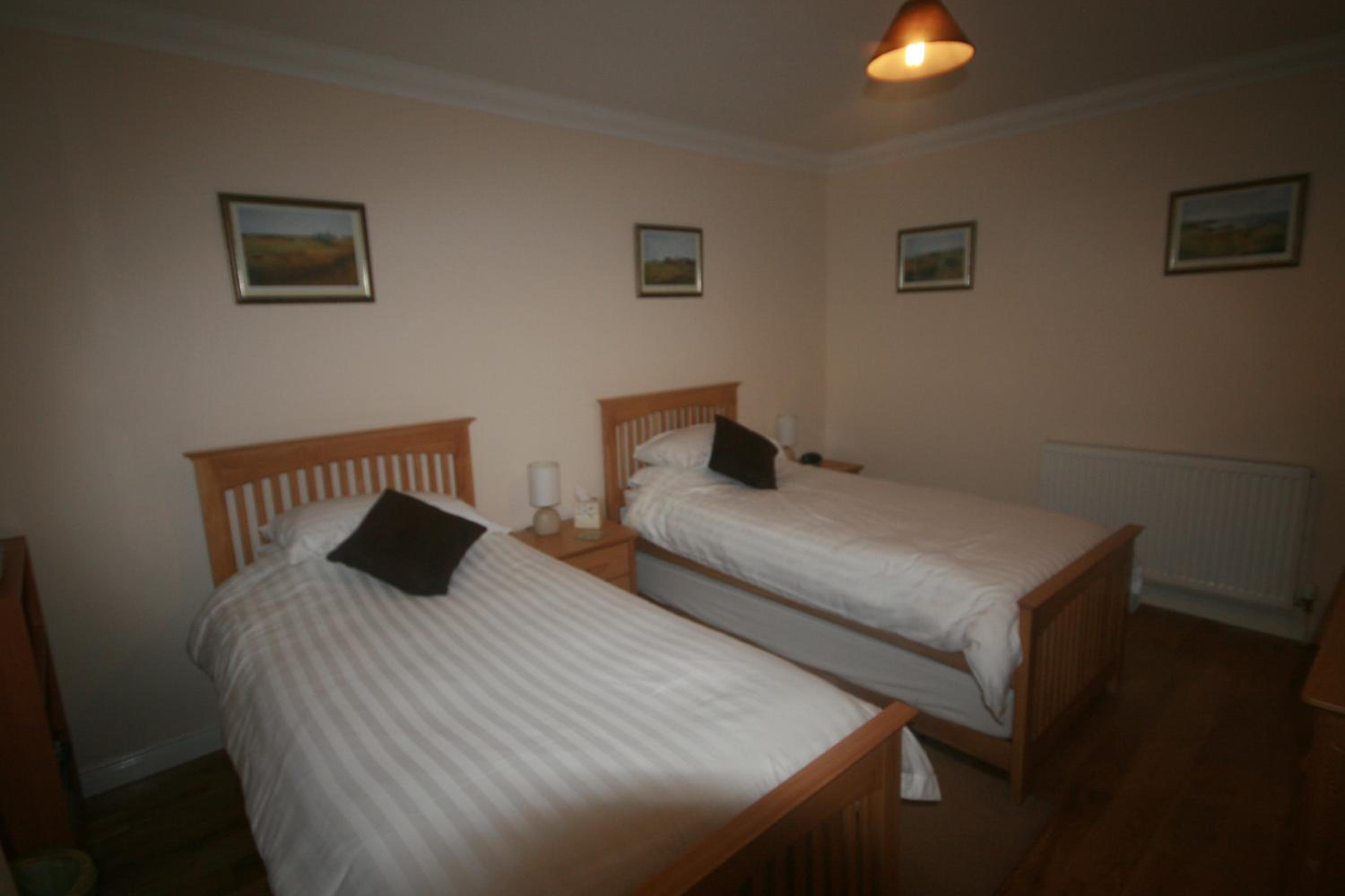 Twin Room with Shower photo 3