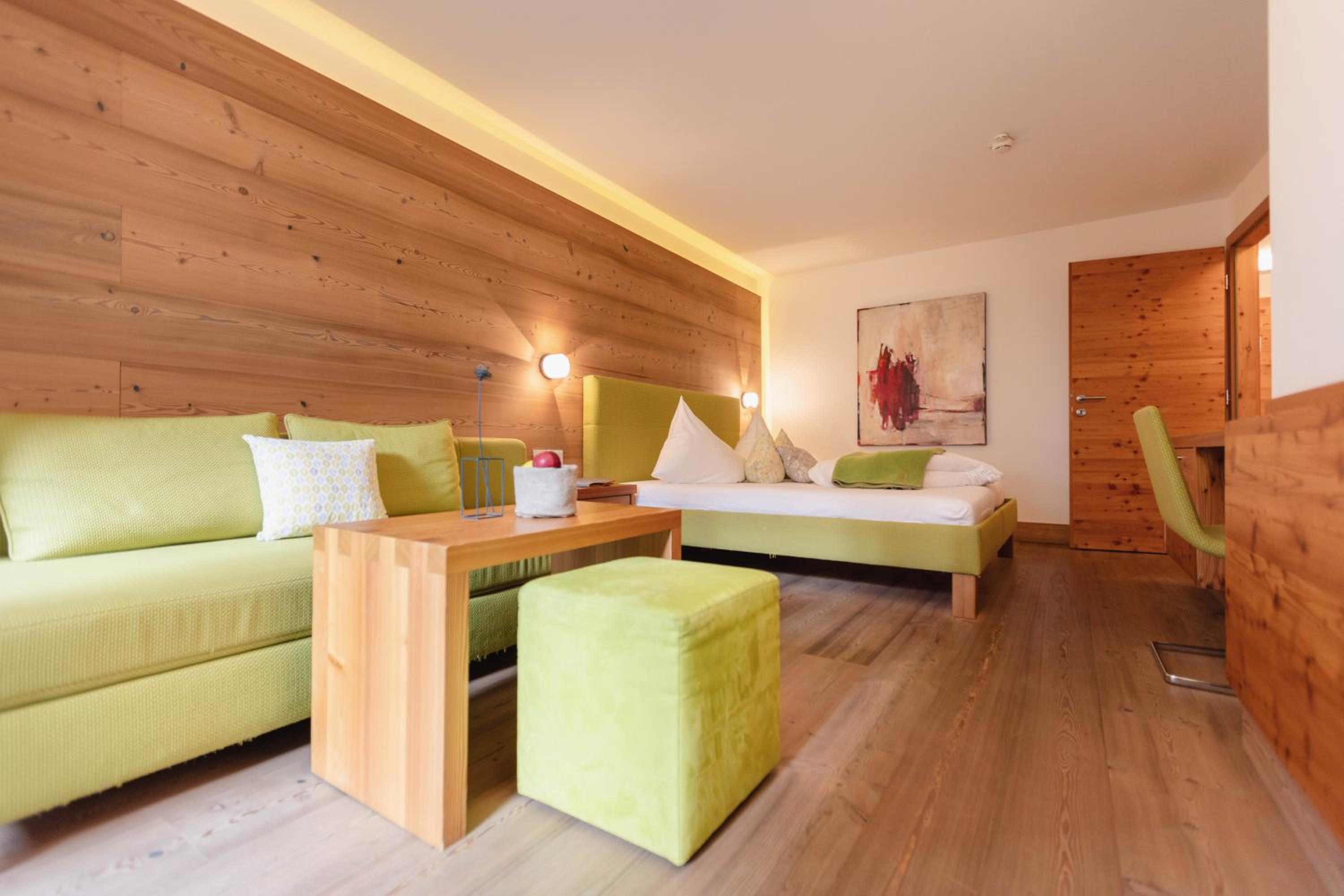 One-Bedroom Suite - Photo 11