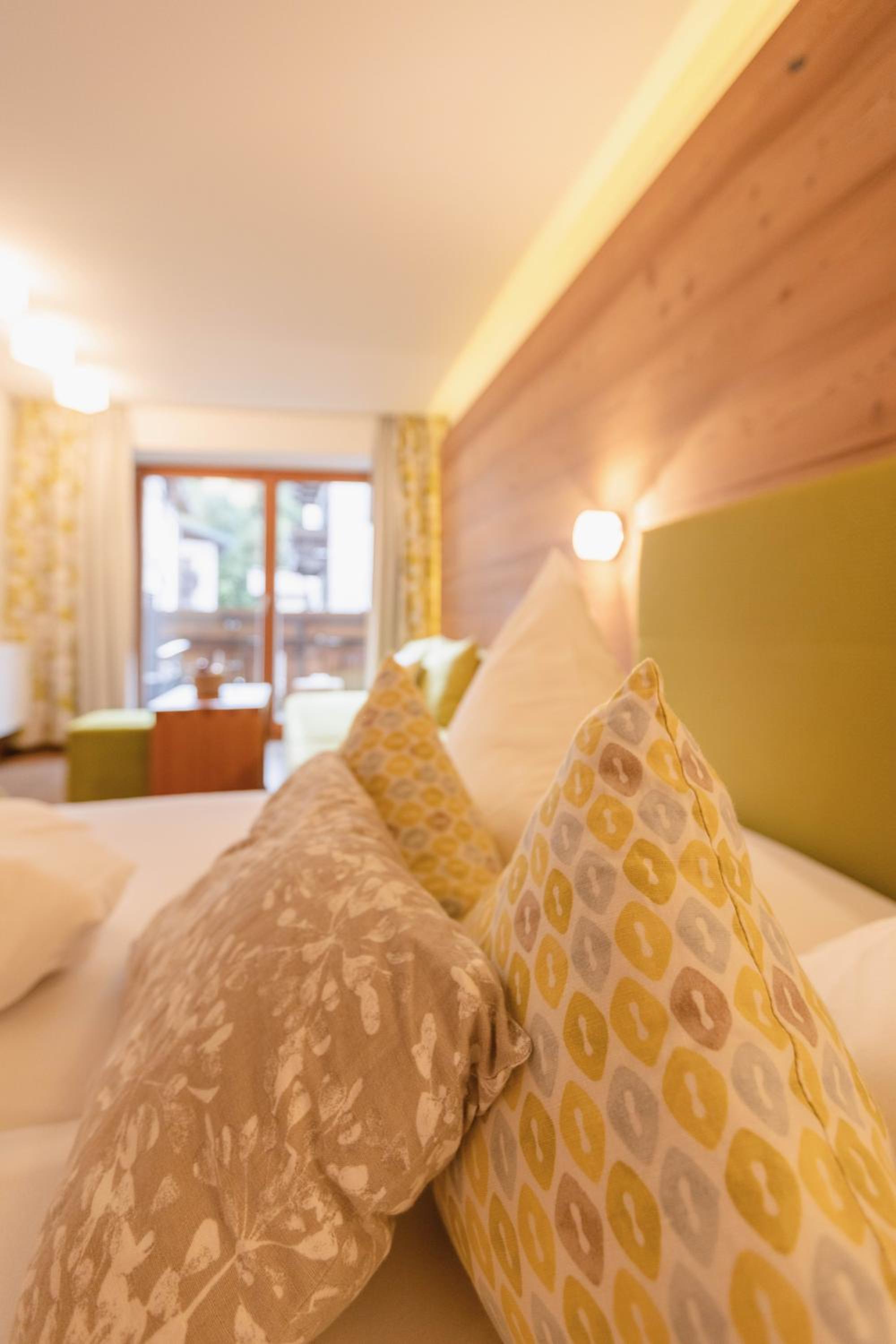 One-Bedroom Suite - Photo 10
