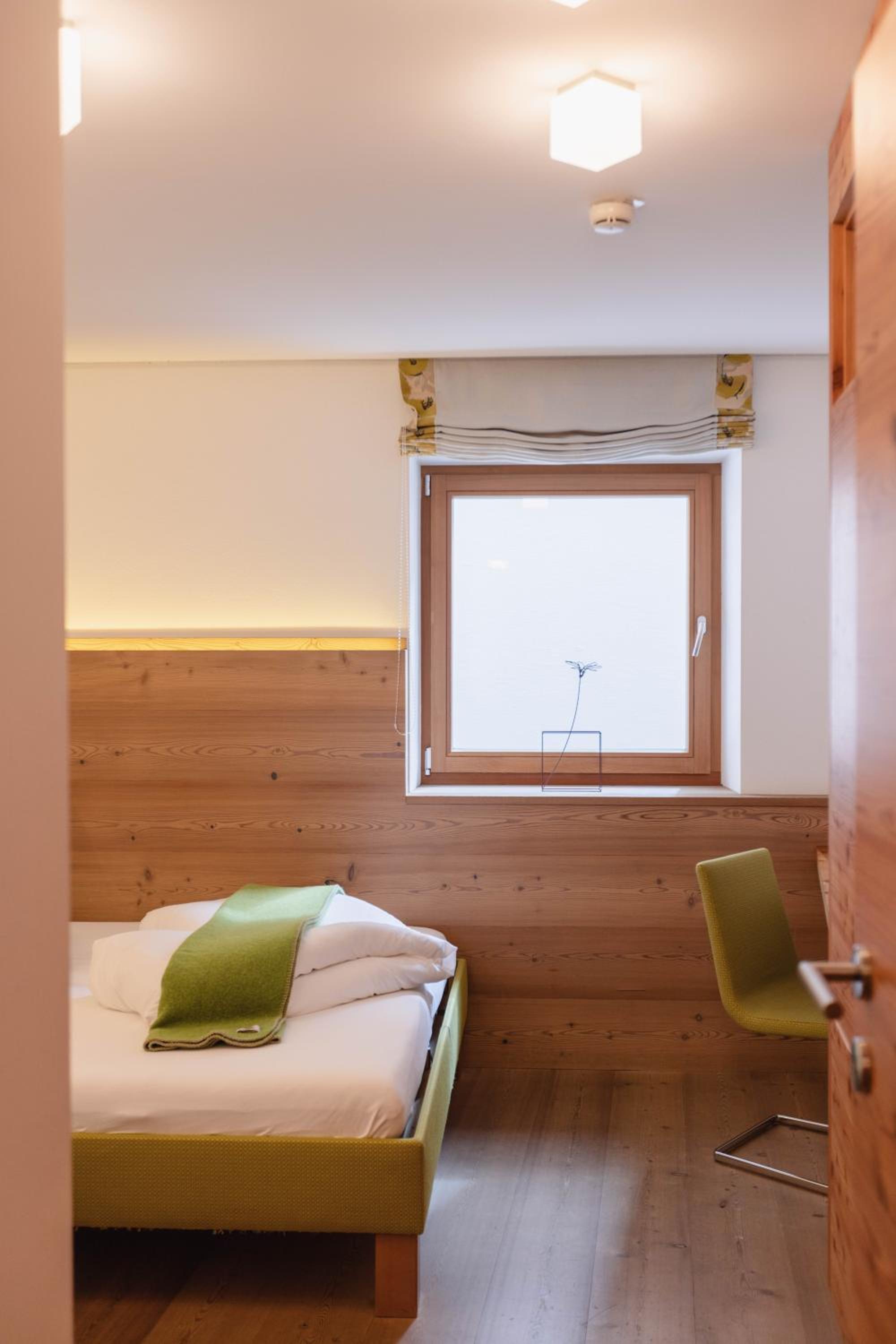 One-Bedroom Suite - Photo 9